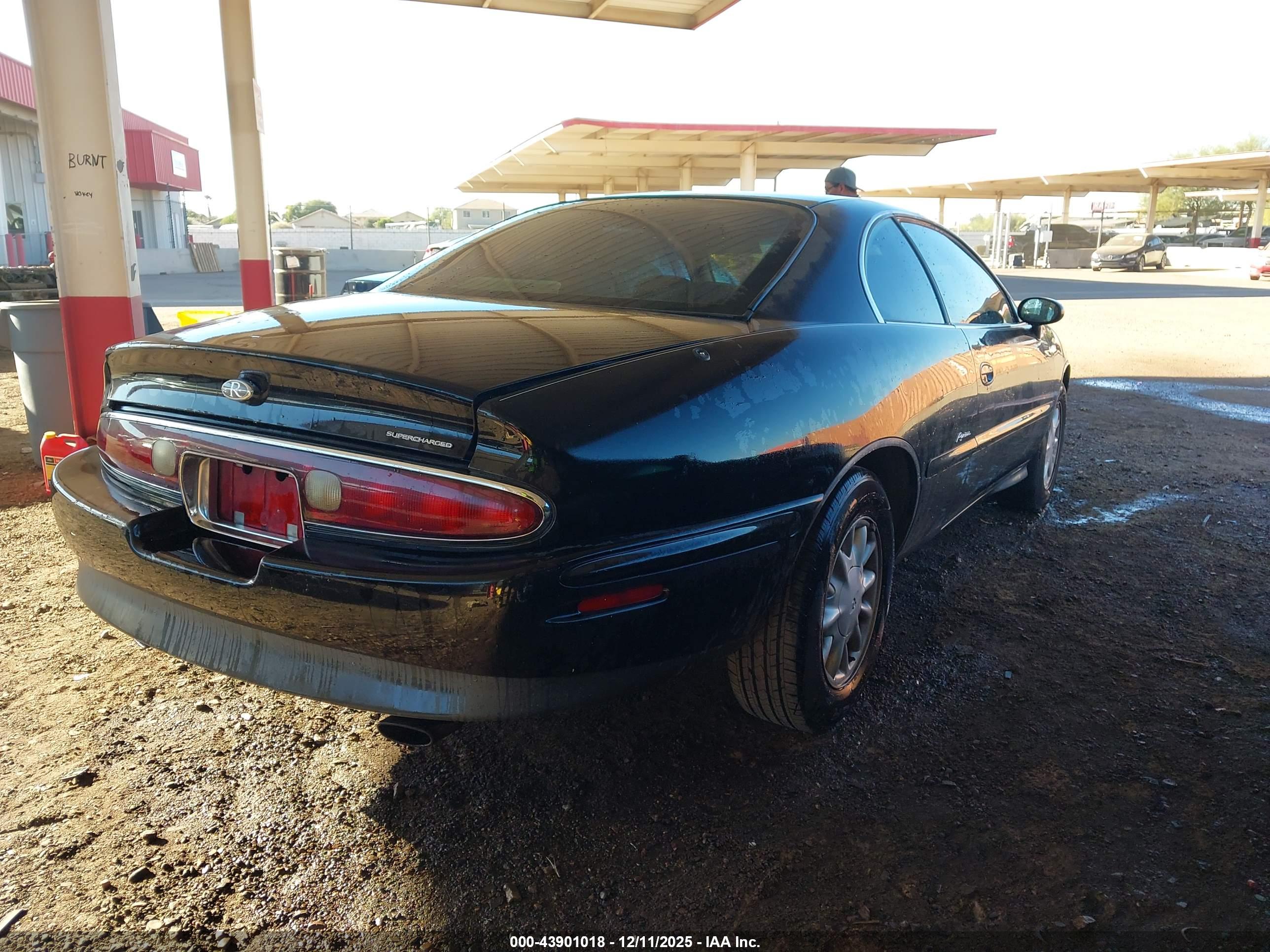 BUICK RIVIERA image 4