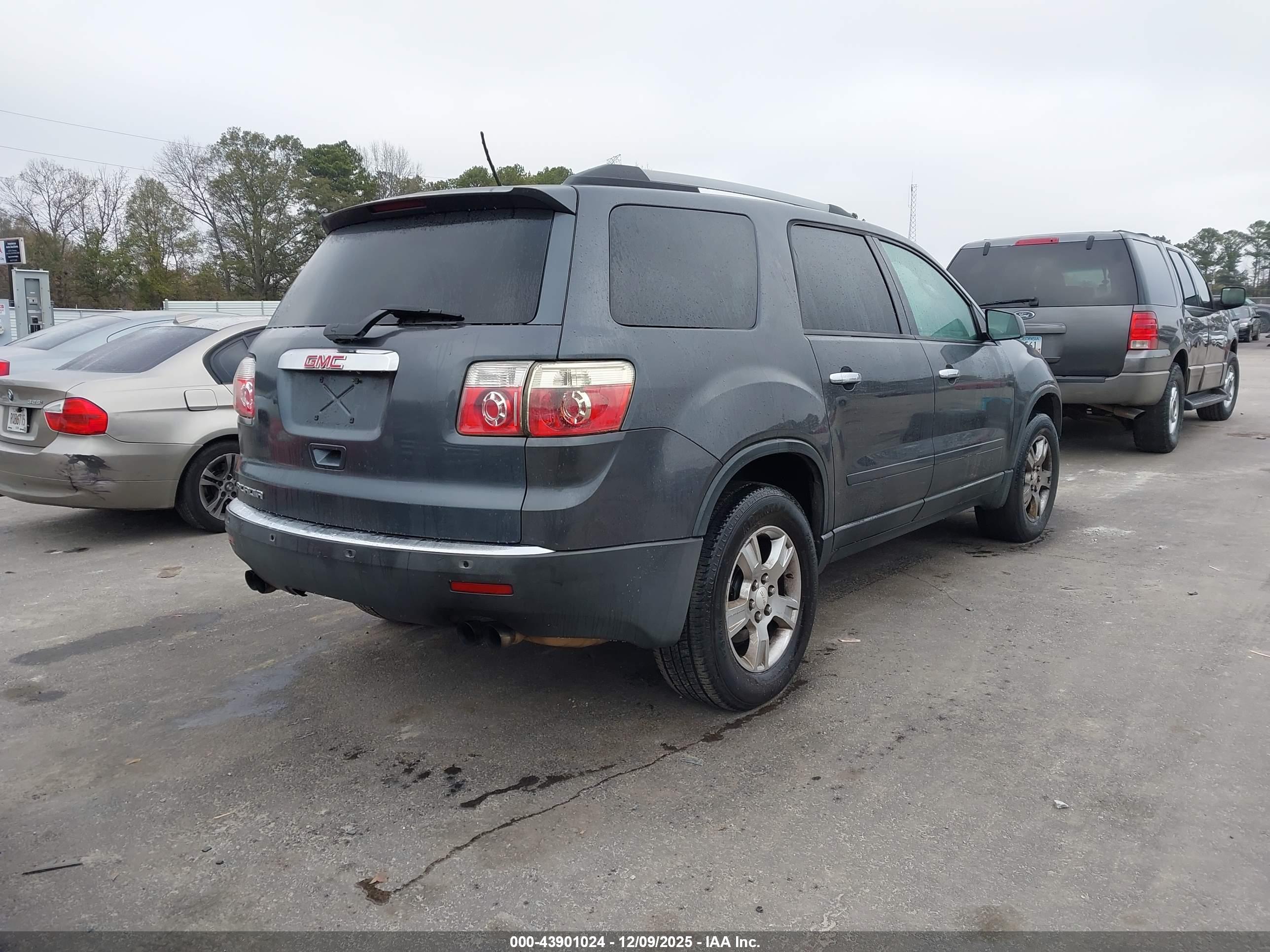 GMC ACADIA image 4