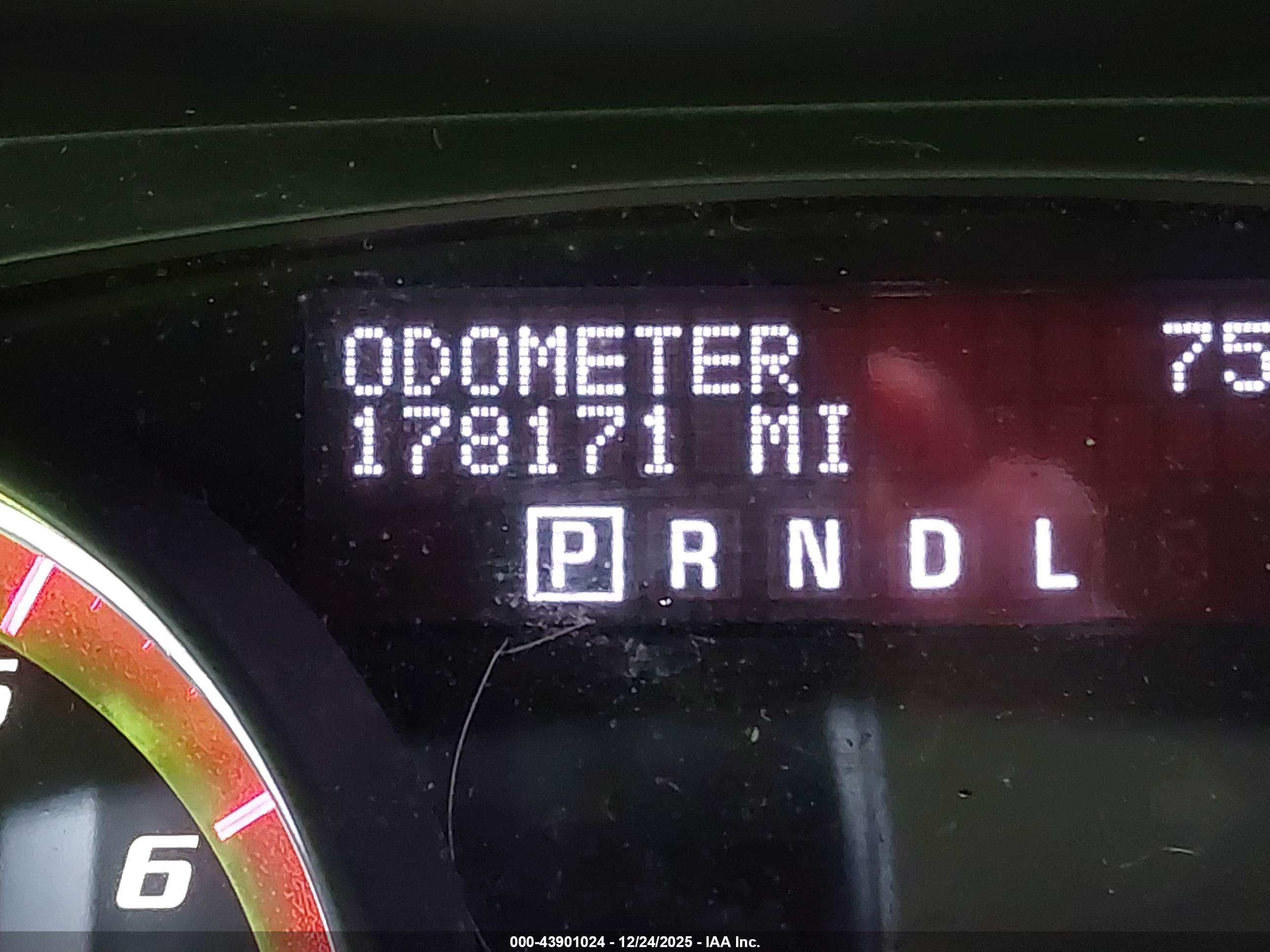 GMC ACADIA image 7