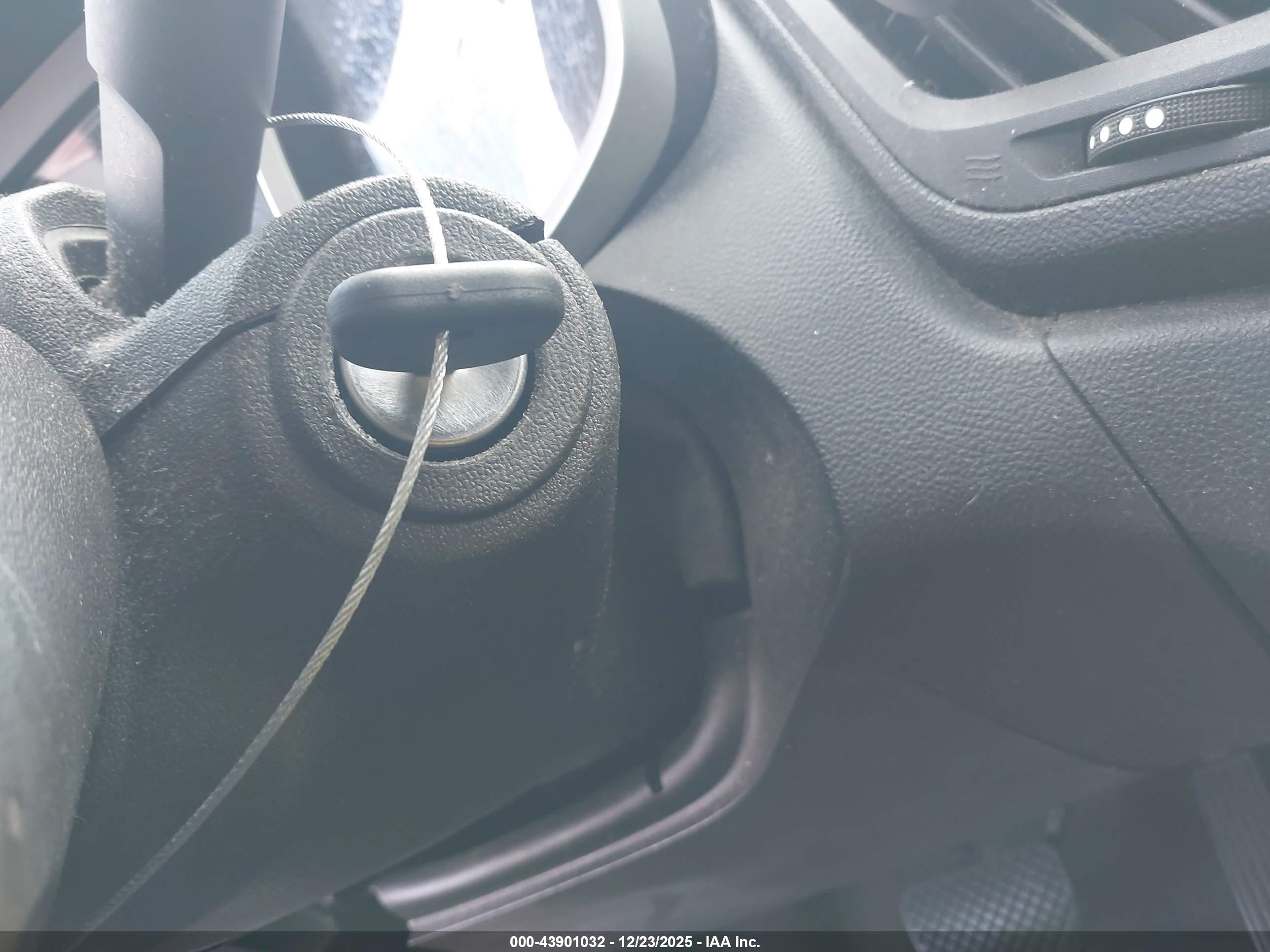 CHEVROLET EQUINOX image 11