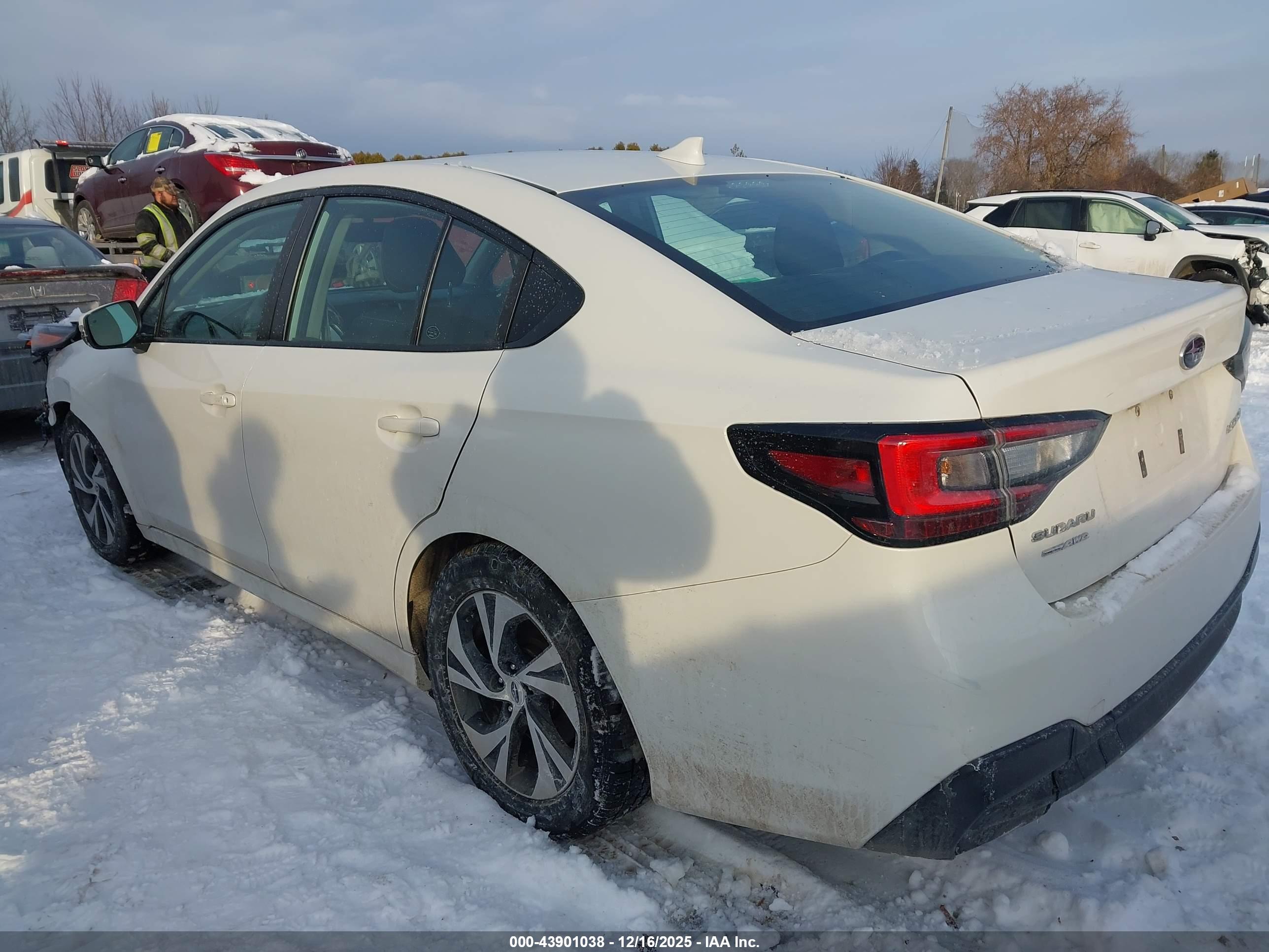 SUBARU LEGACY image 3