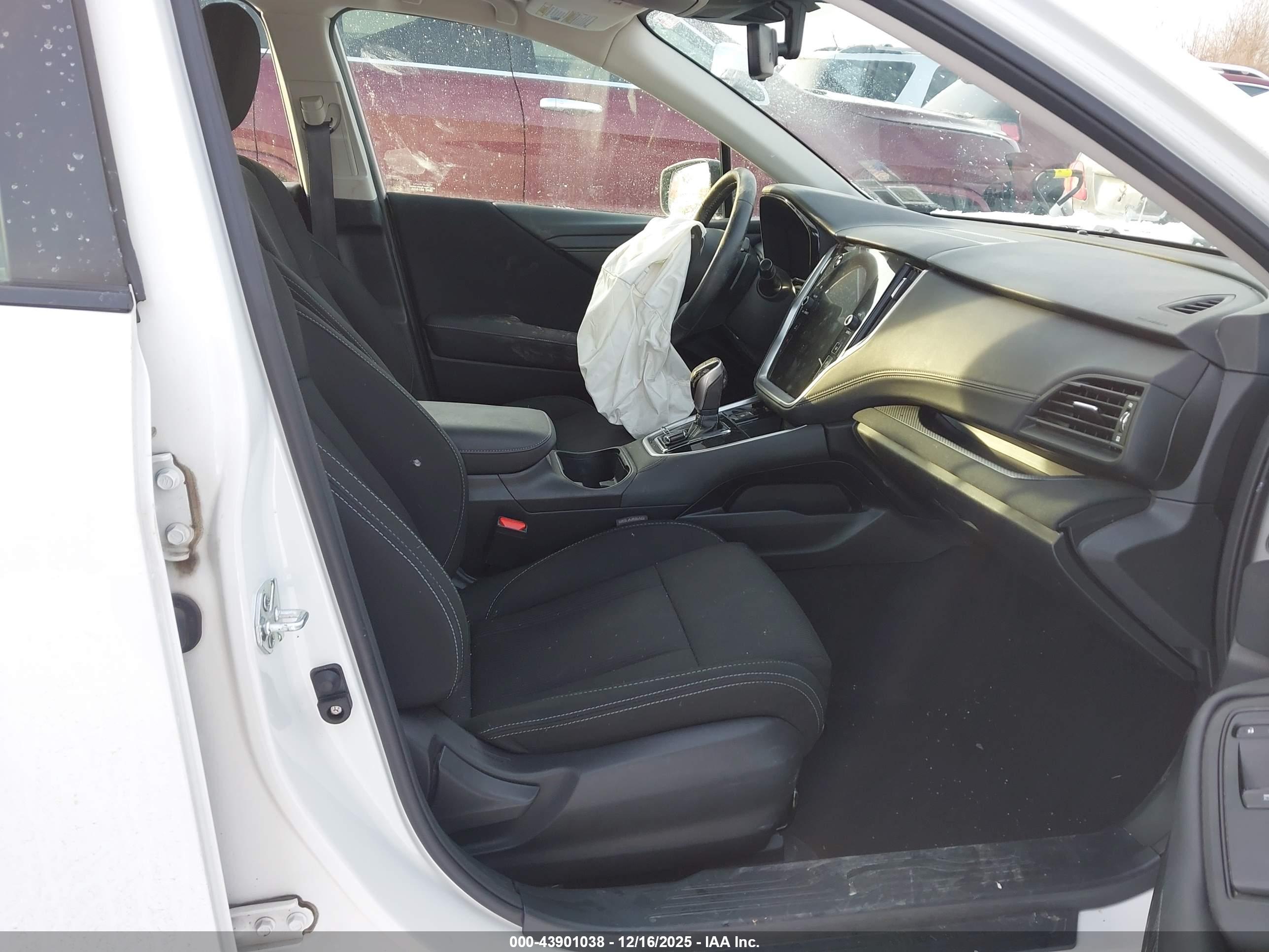 SUBARU LEGACY image 5