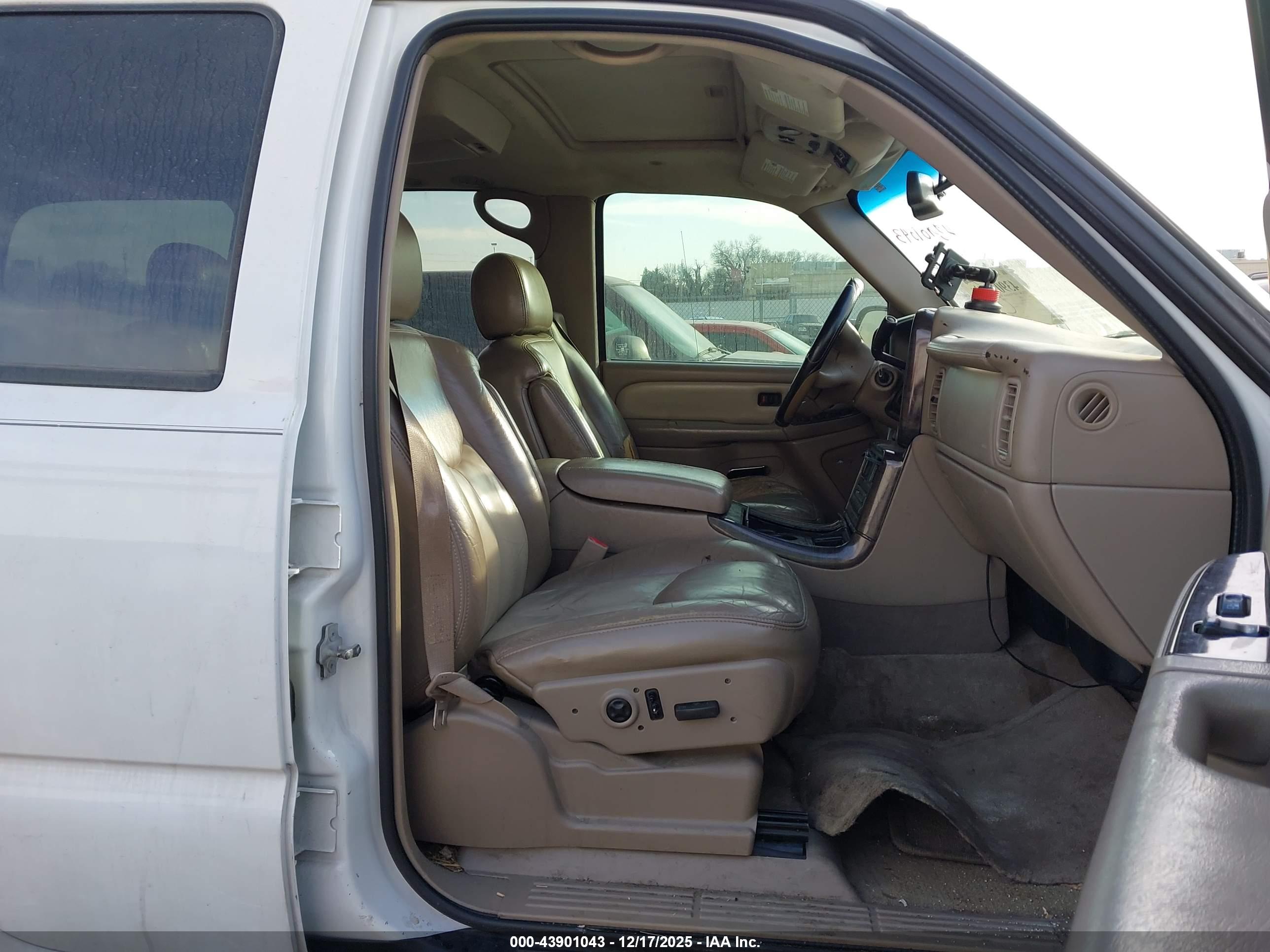 GMC YUKON image 5