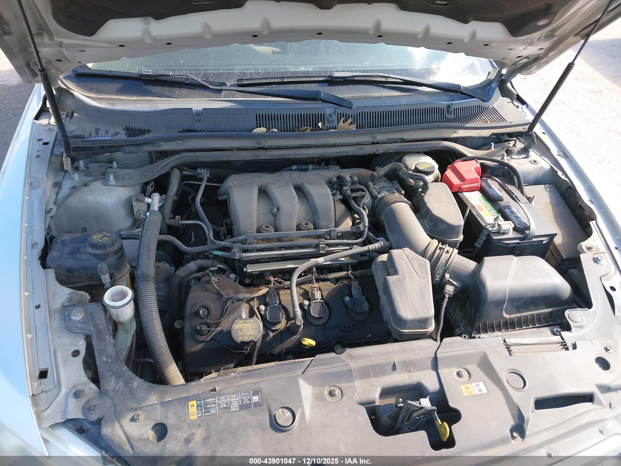 FORD TAURUS image 10