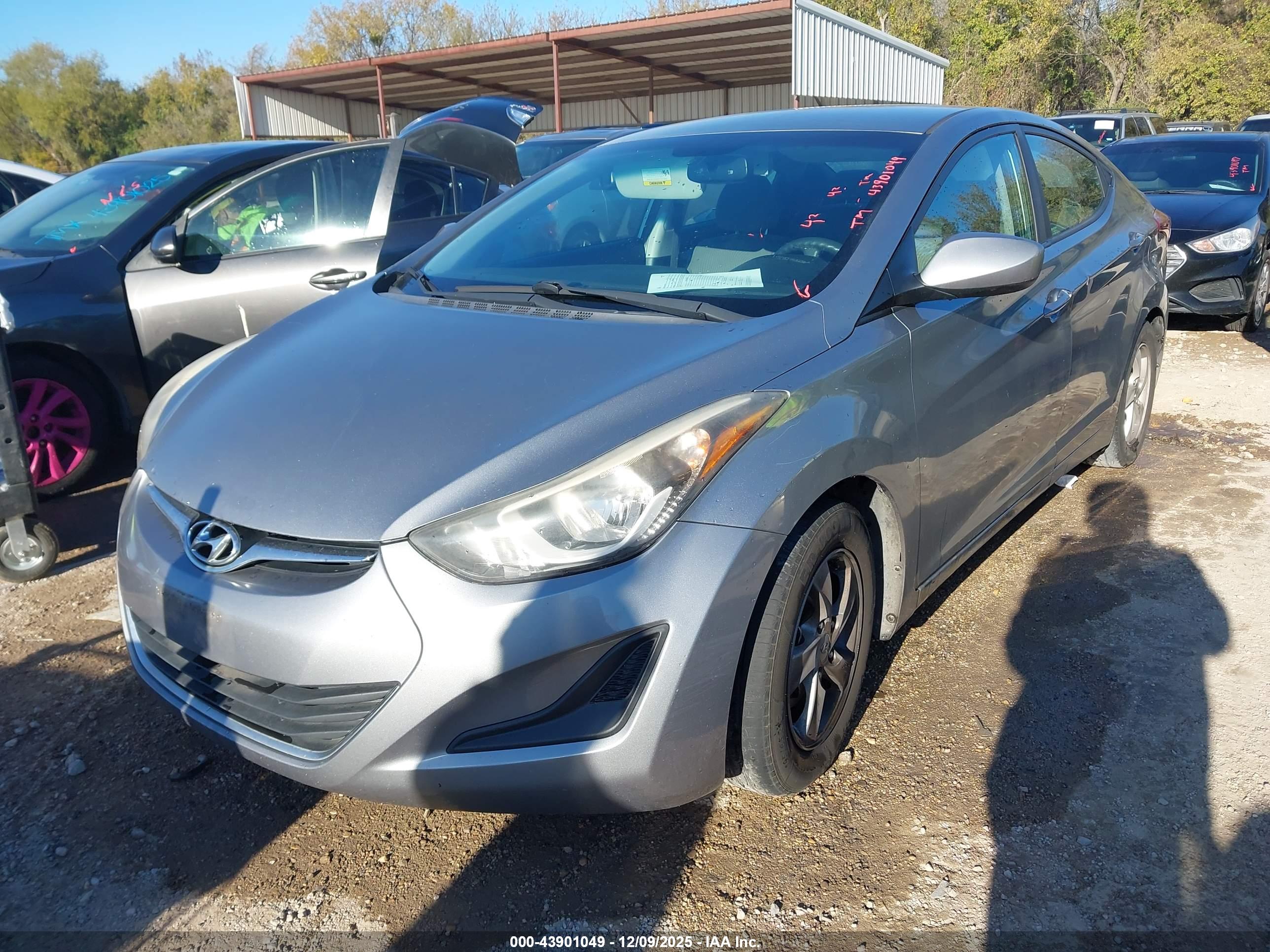 HYUNDAI ELANTRA image 2