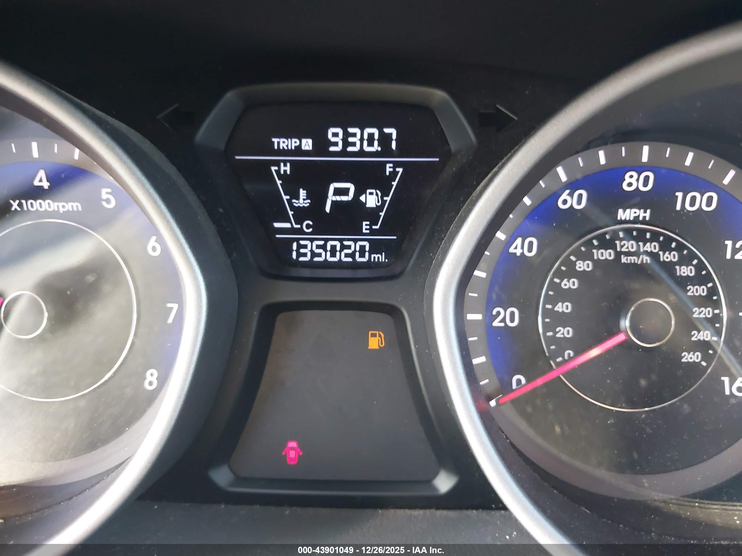 HYUNDAI ELANTRA image 7