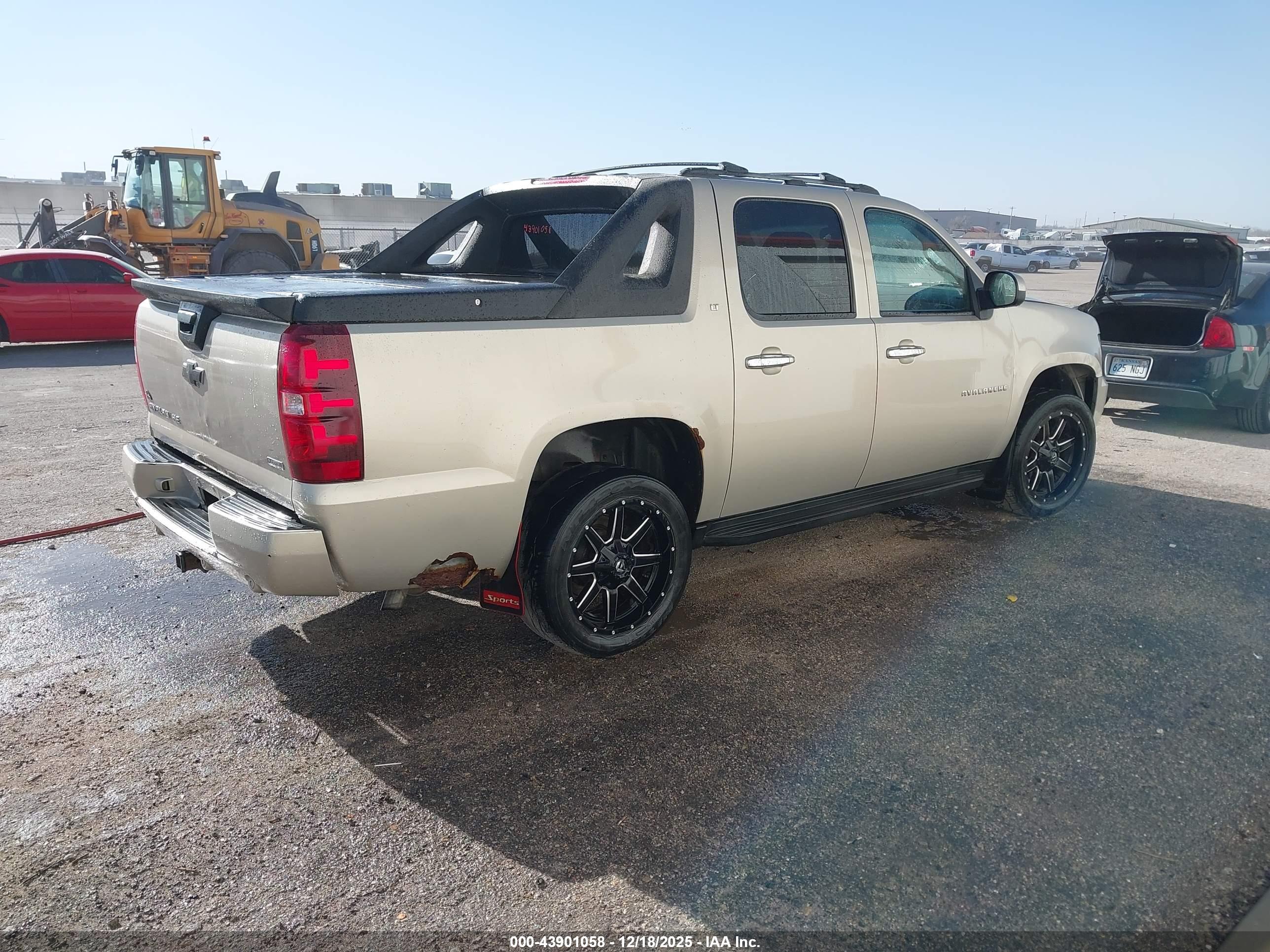 CHEVROLET AVALANCHE image 4