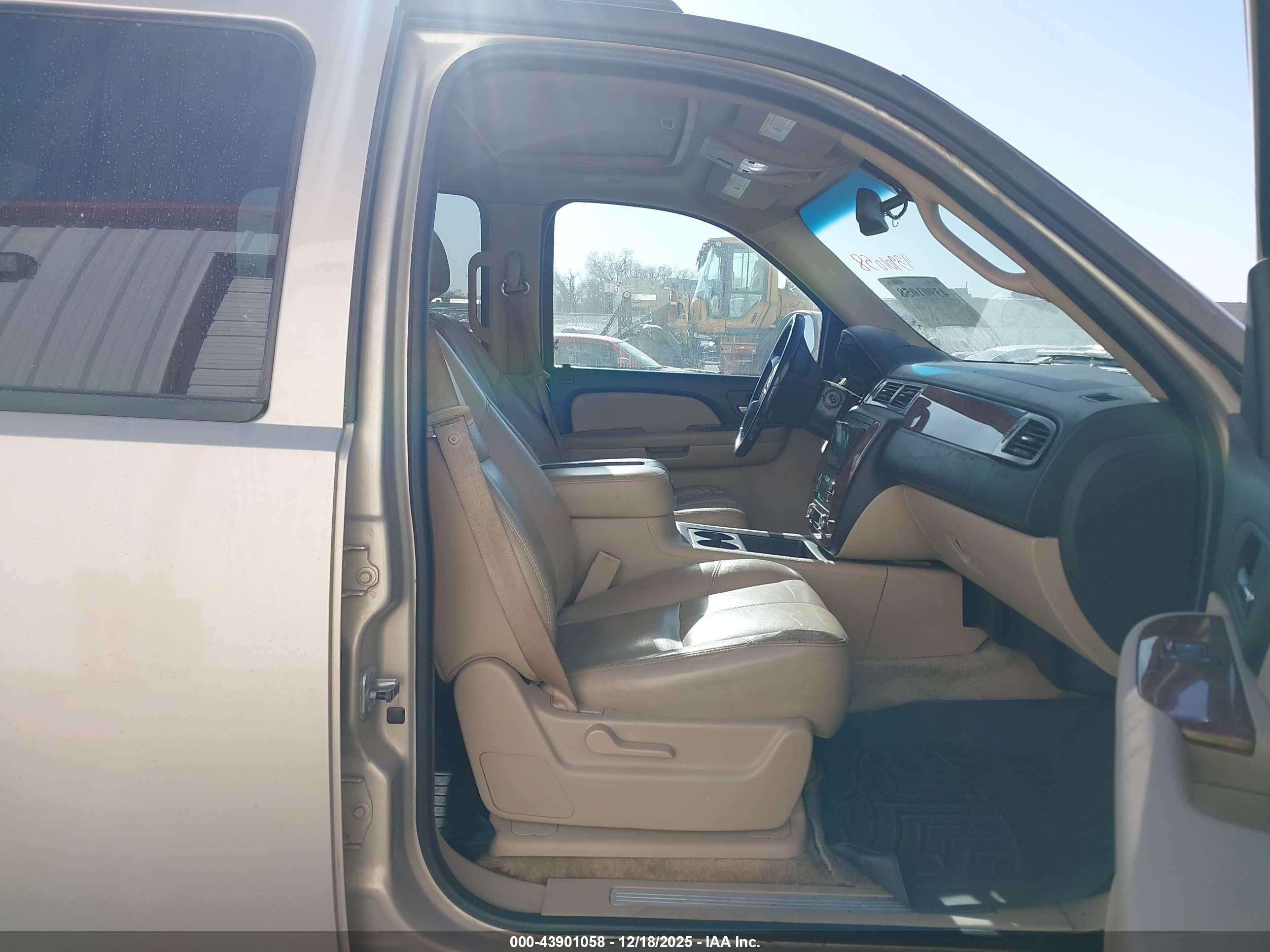 CHEVROLET AVALANCHE image 5