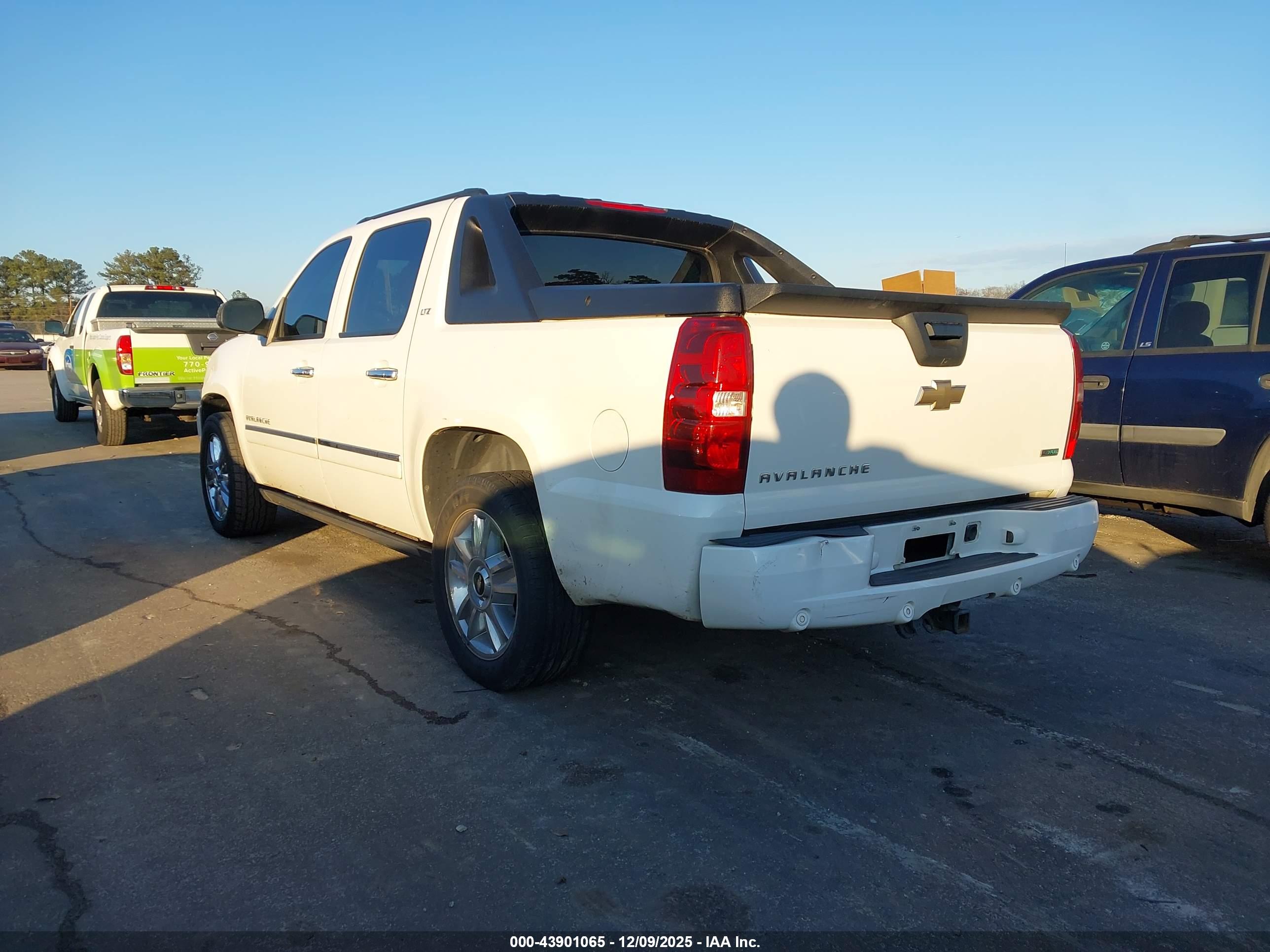 CHEVROLET AVALANCHE image 3