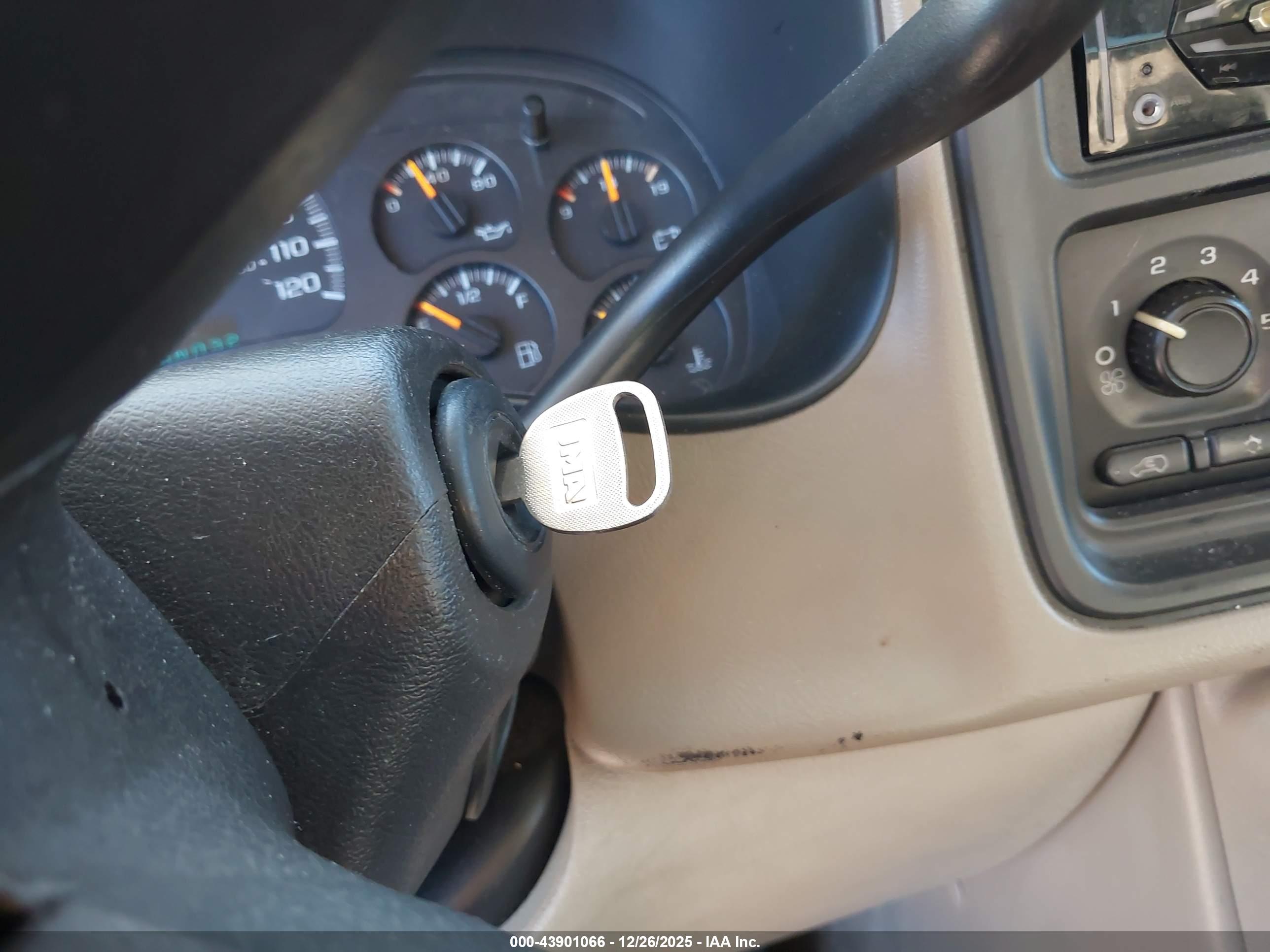 CHEVROLET TAHOE image 11