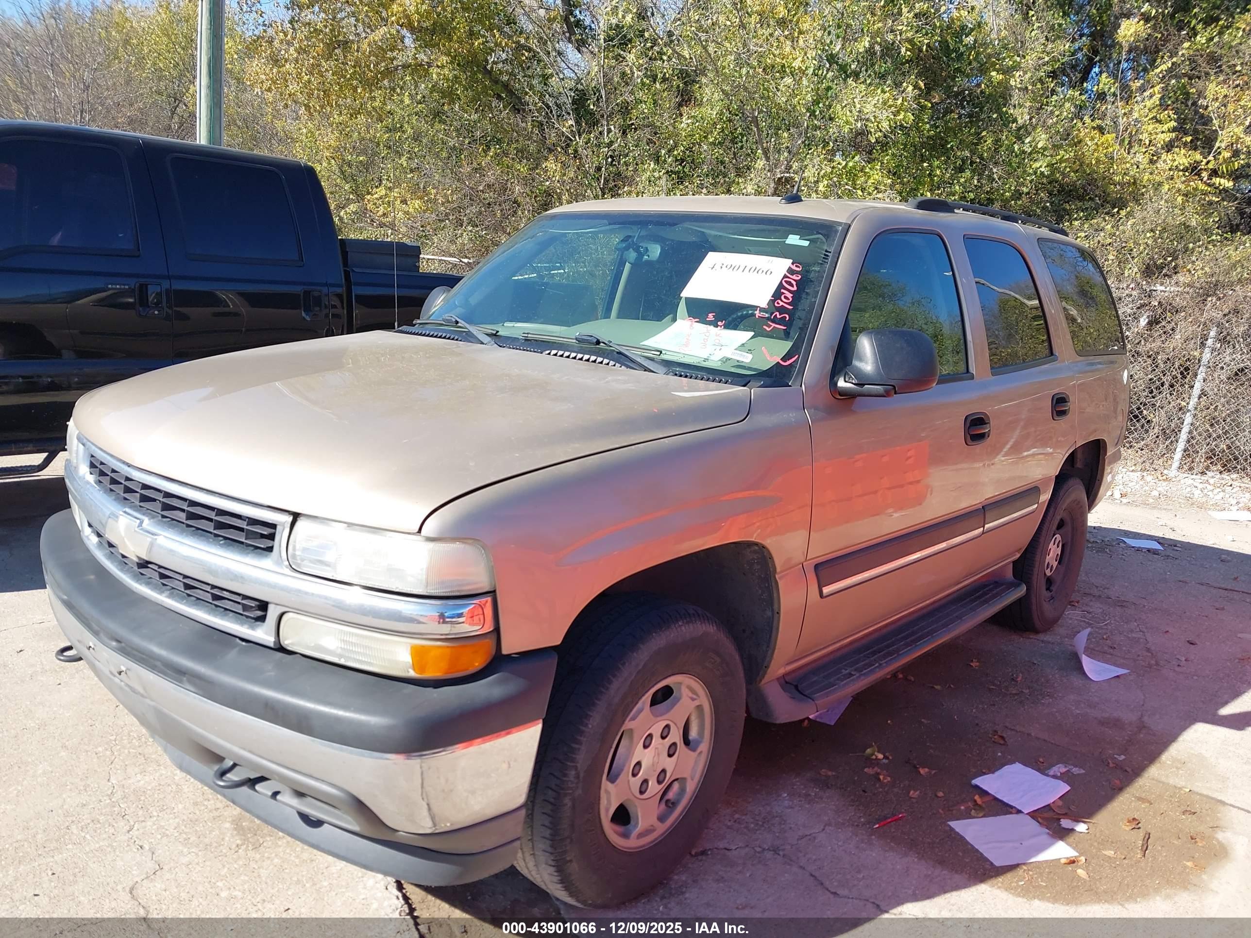CHEVROLET TAHOE image 2