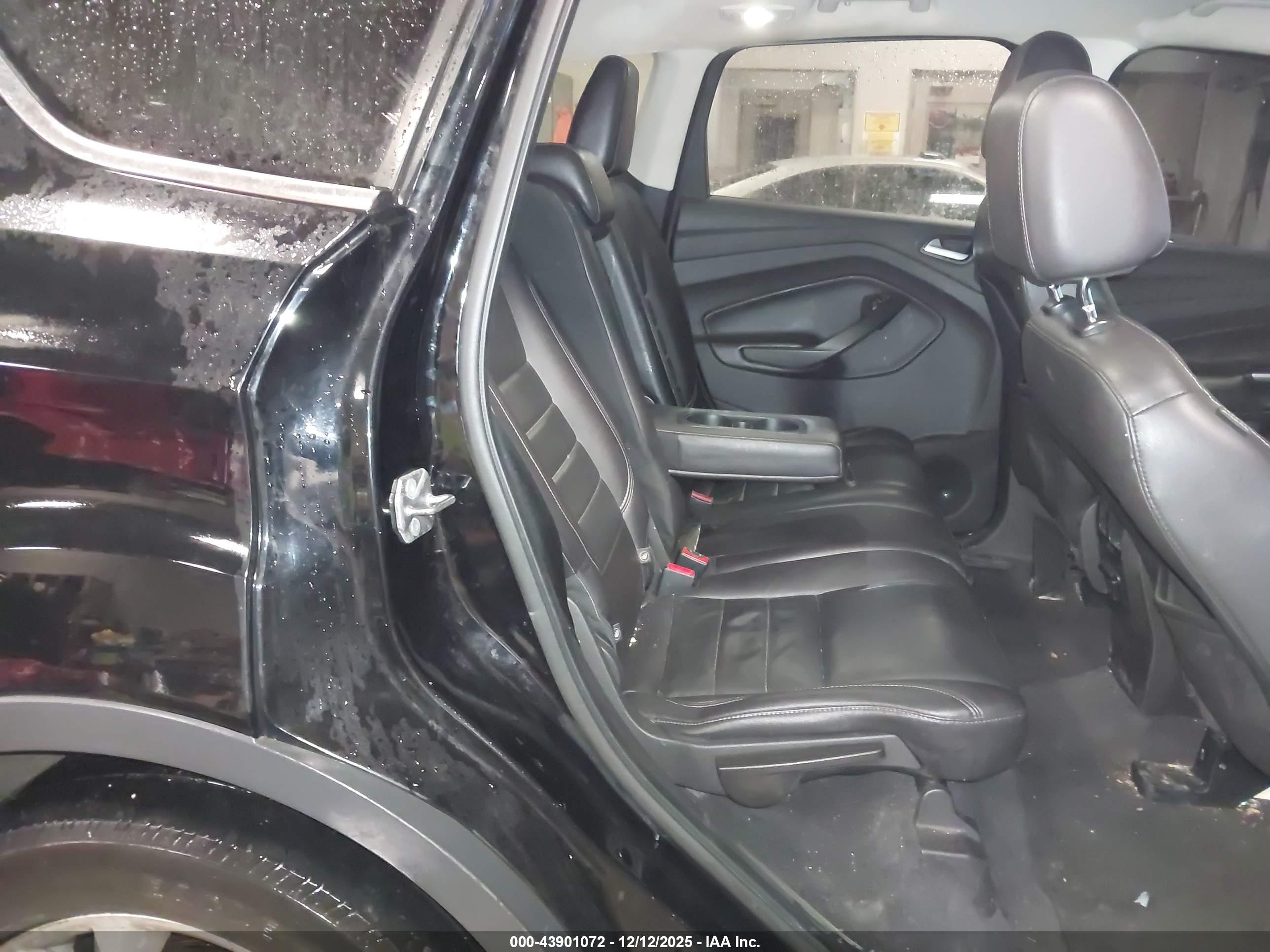 FORD ESCAPE image 8