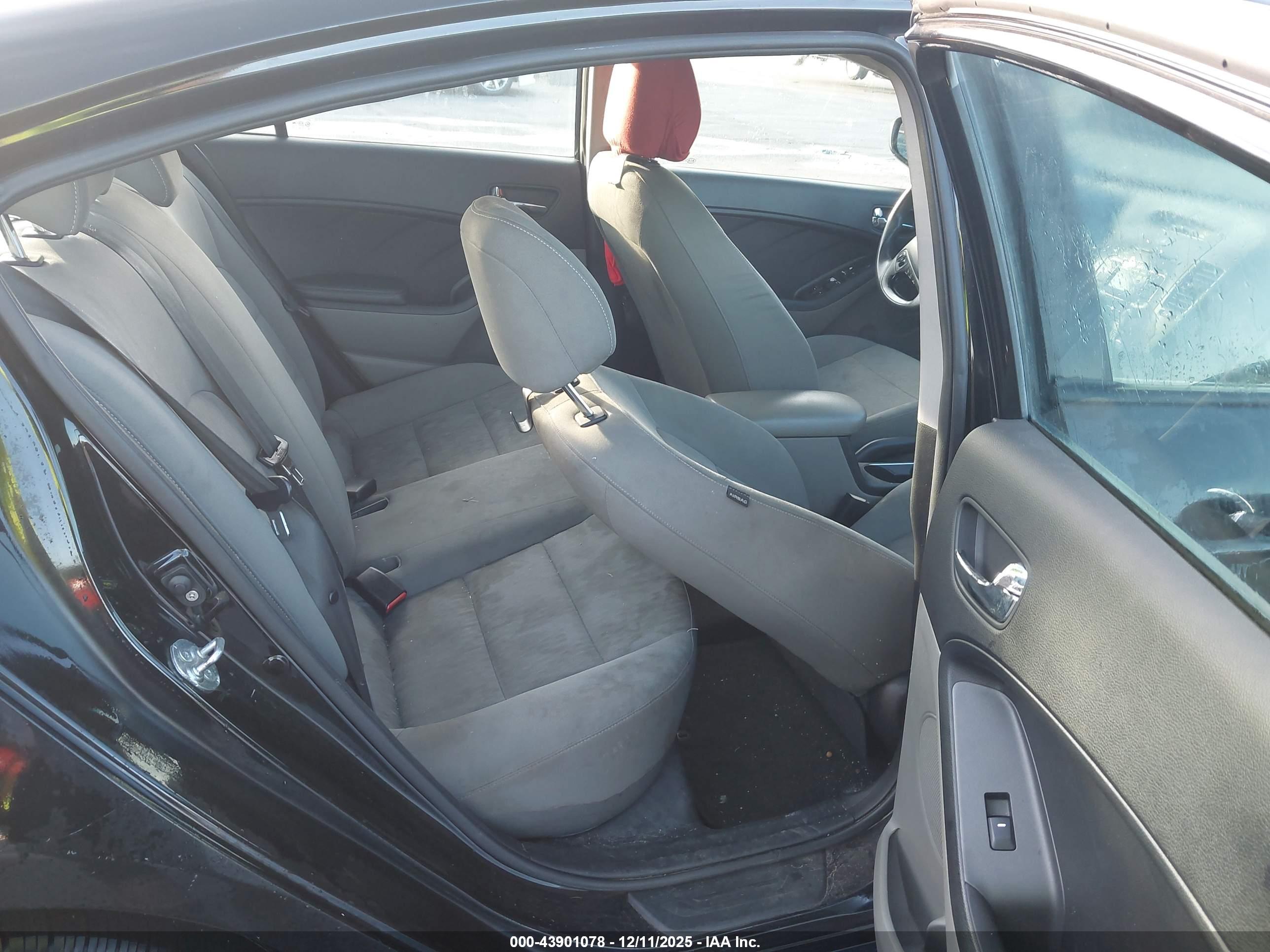 KIA FORTE image 8