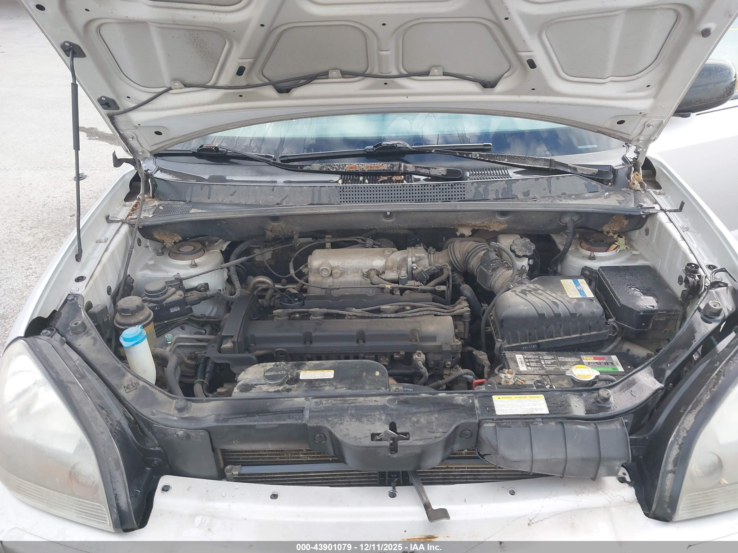 HYUNDAI TUCSON image 10