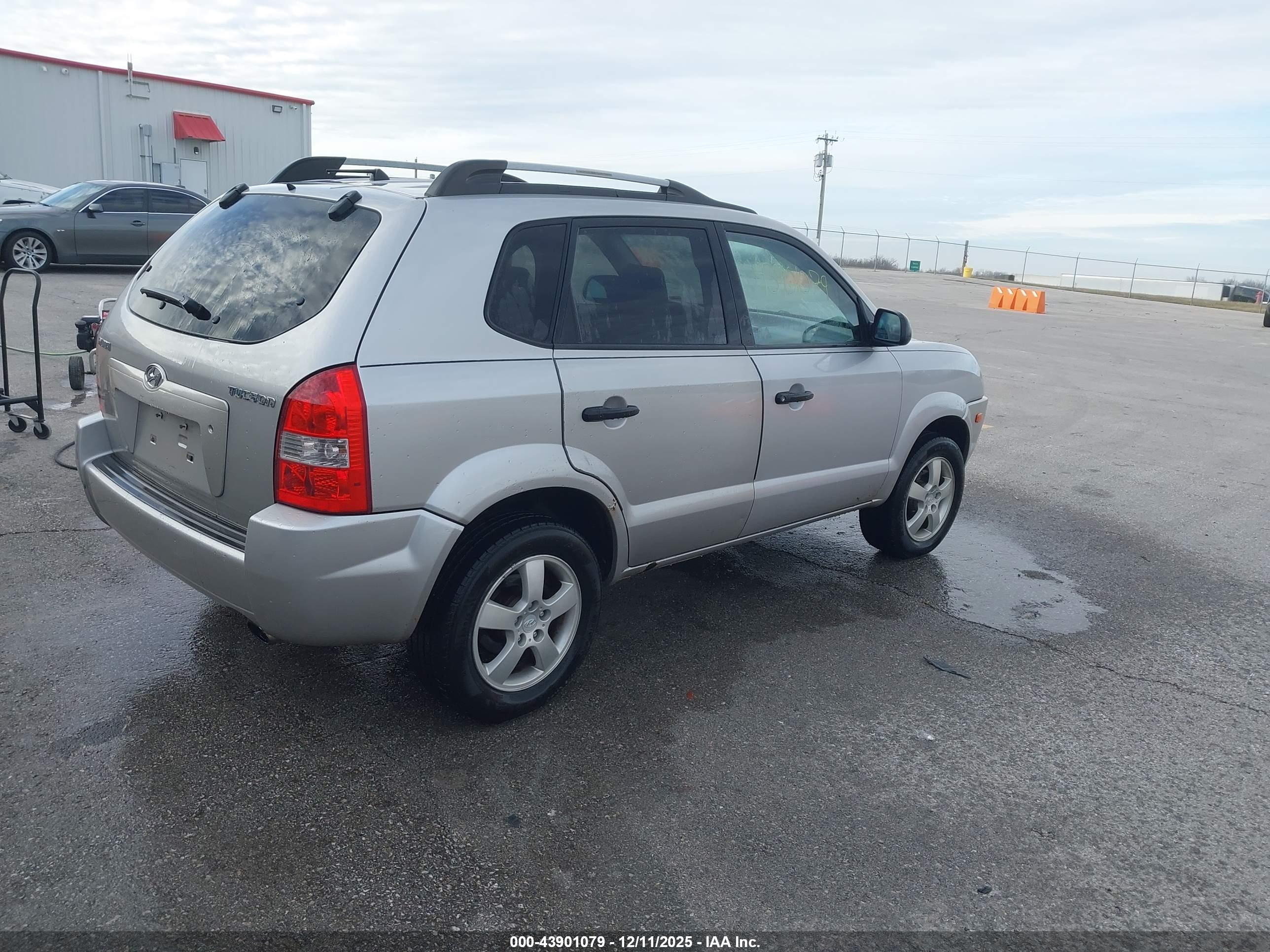 HYUNDAI TUCSON image 4