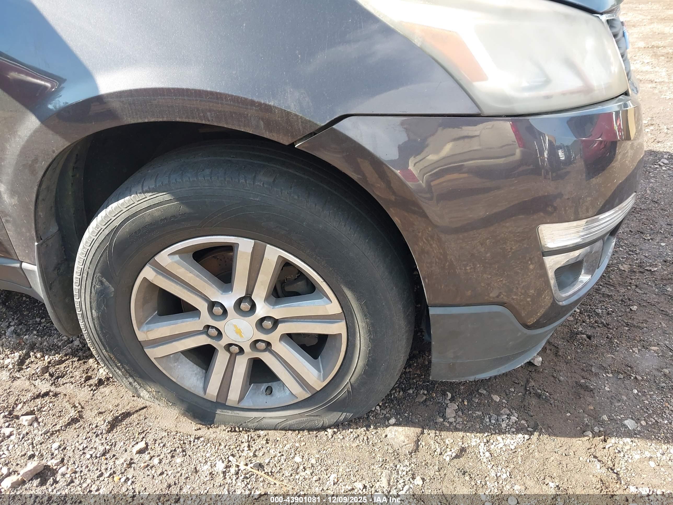 CHEVROLET TRAVERSE image 6
