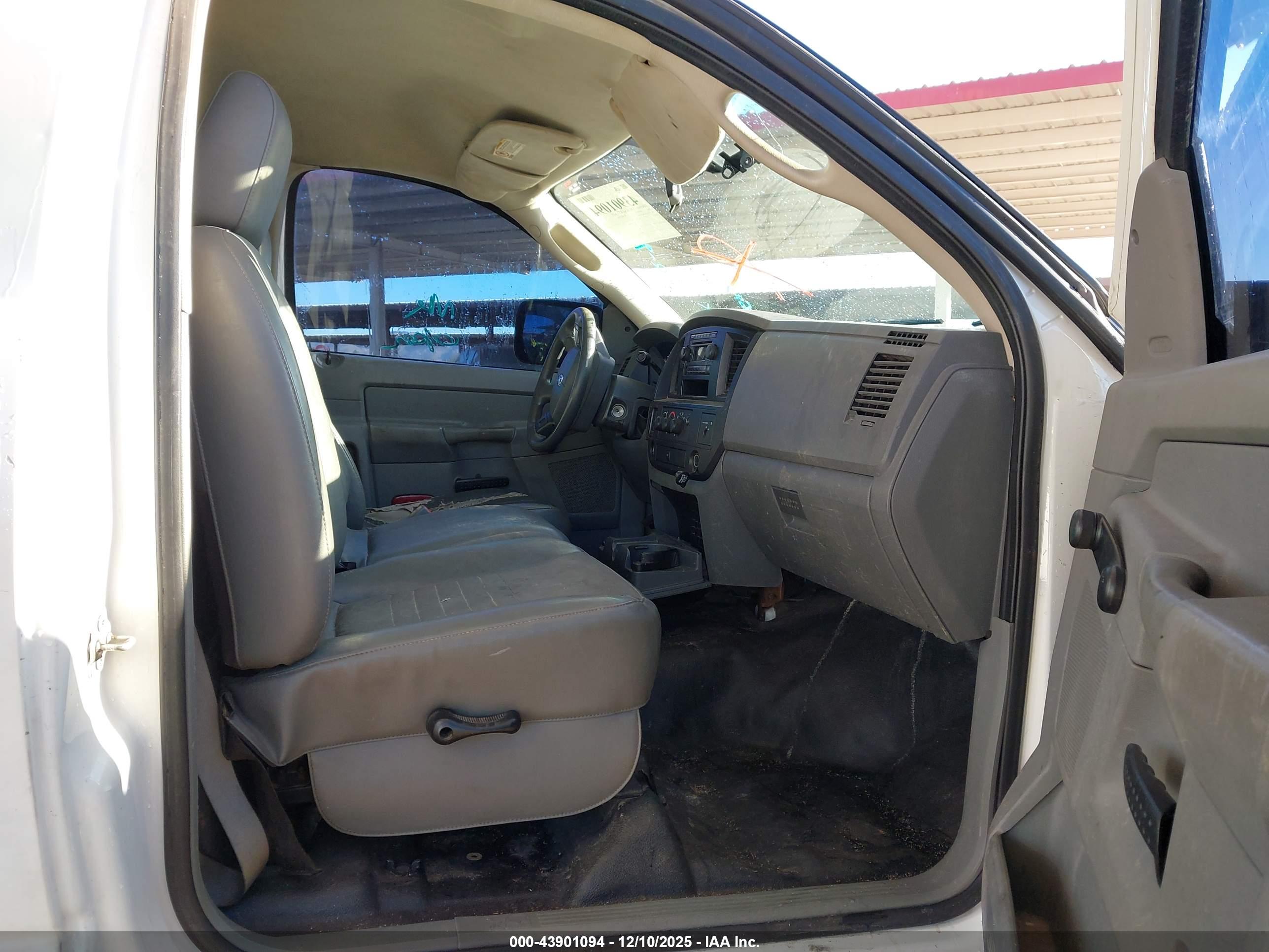 DODGE RAM image 5