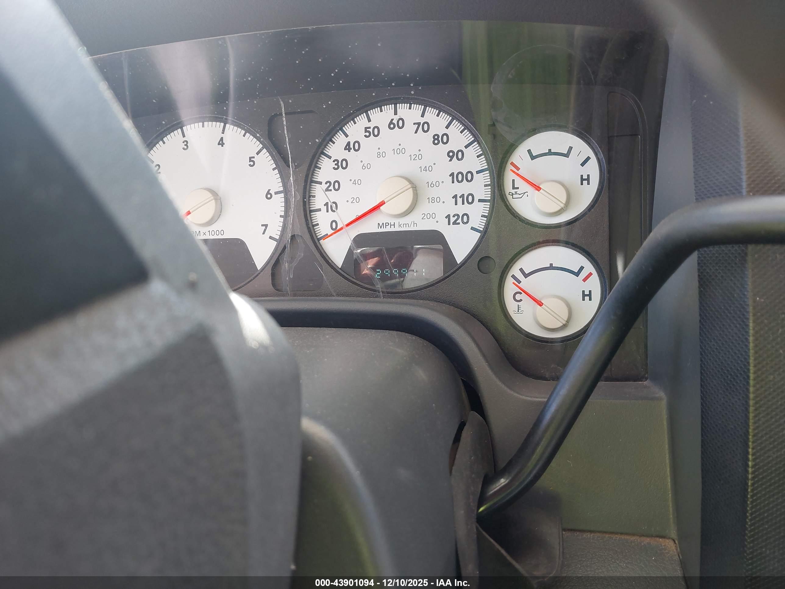 DODGE RAM image 7
