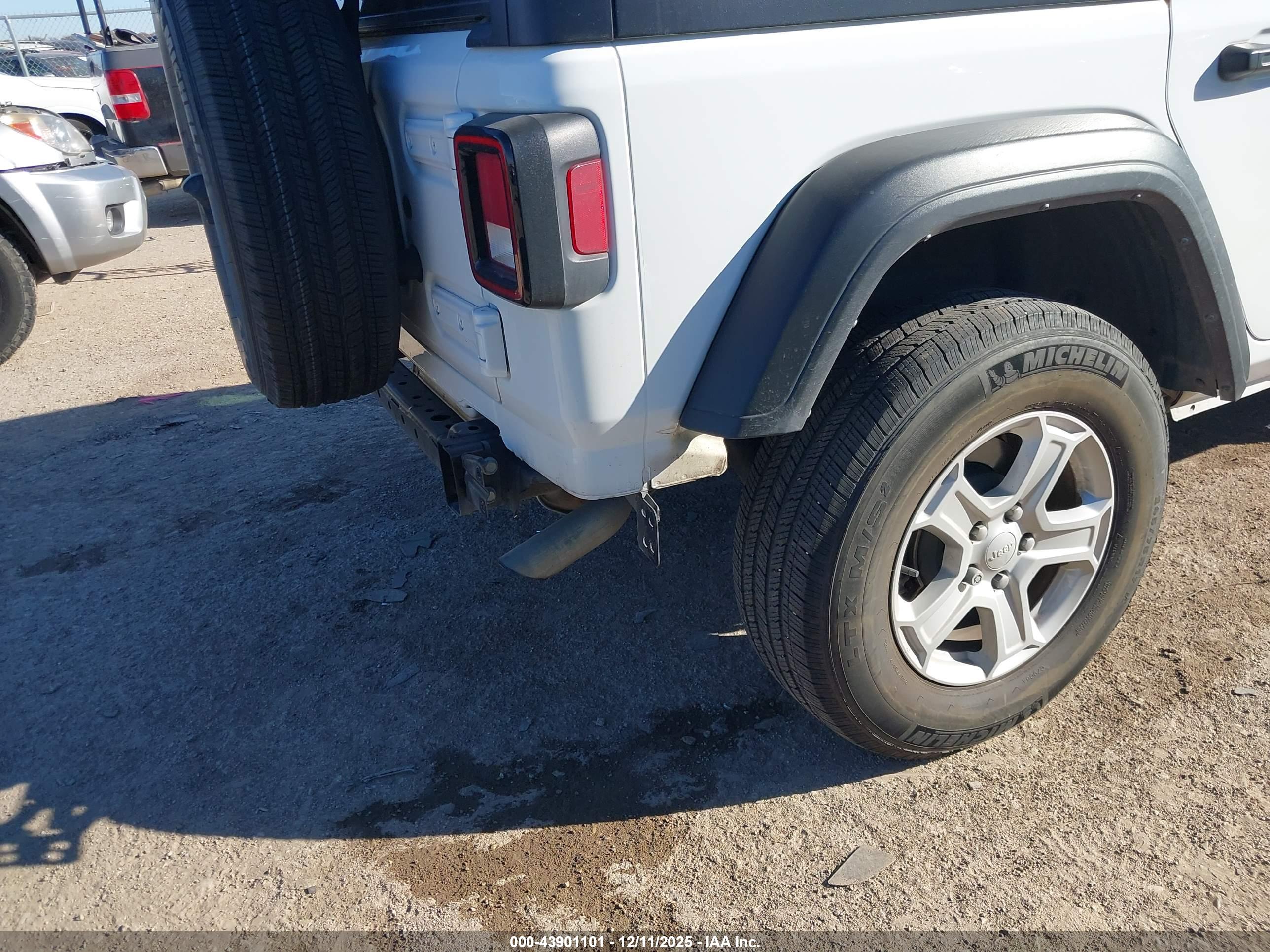 JEEP WRANGLER image 6