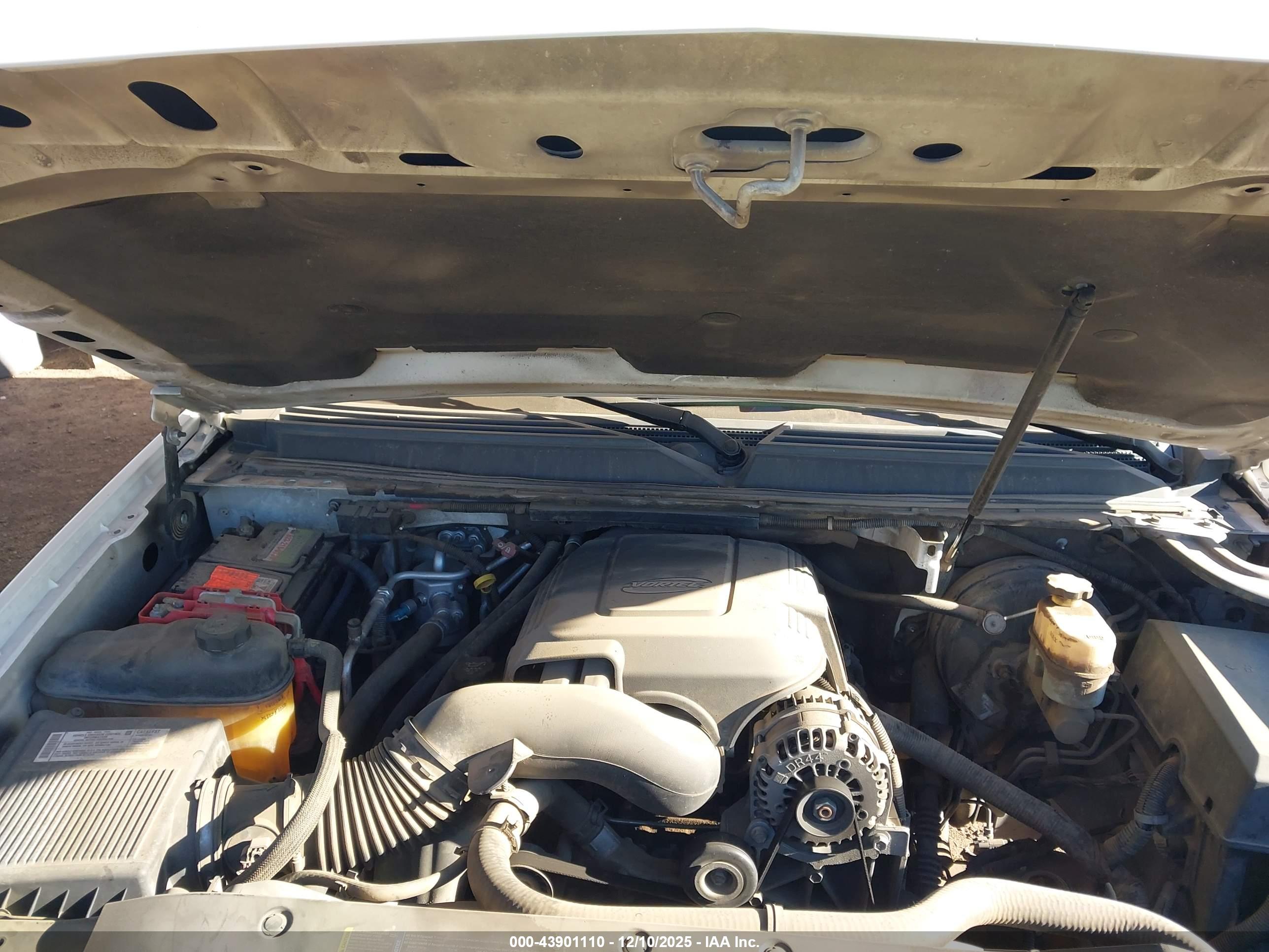 CHEVROLET TAHOE image 10