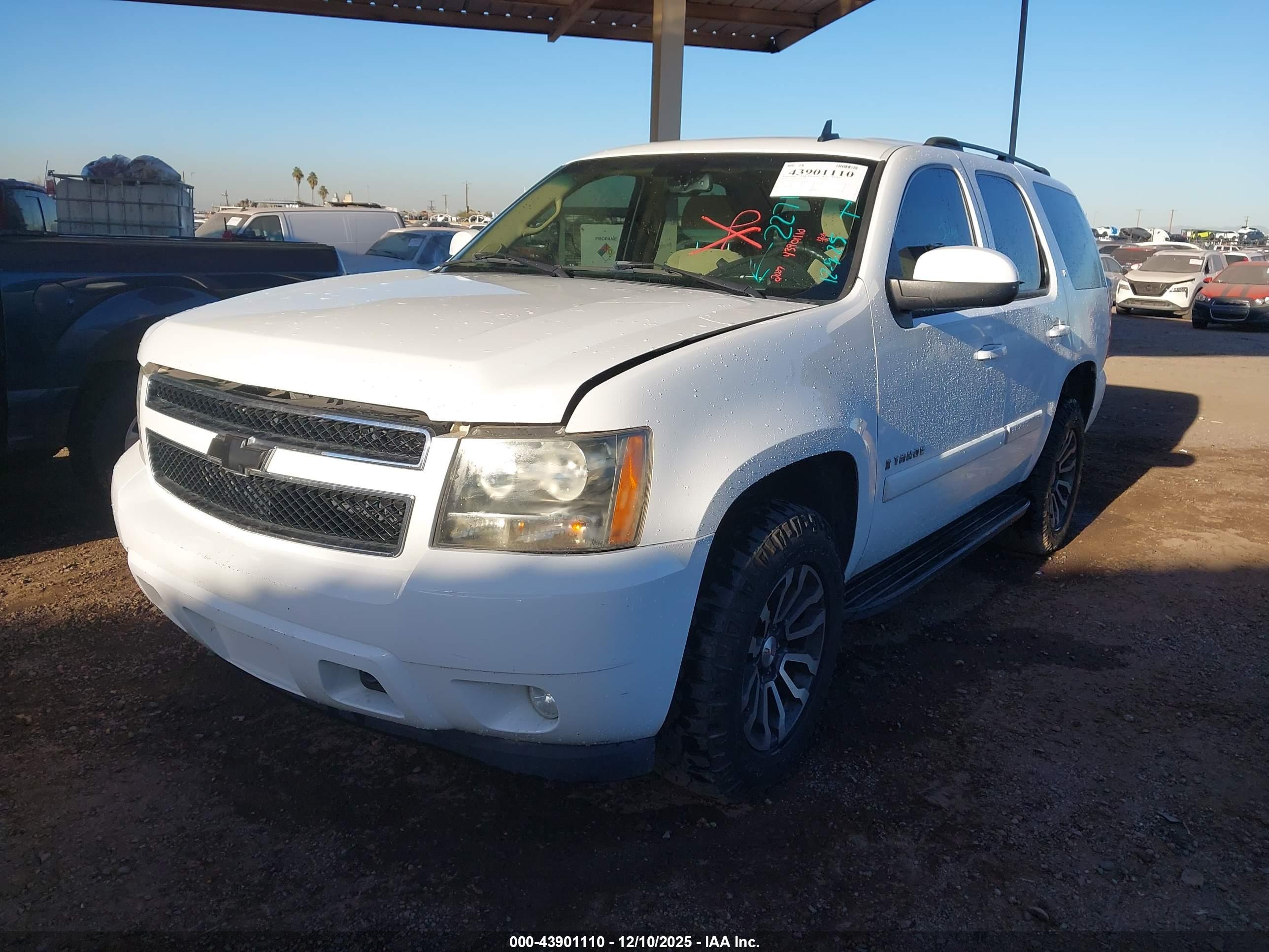 CHEVROLET TAHOE image 2