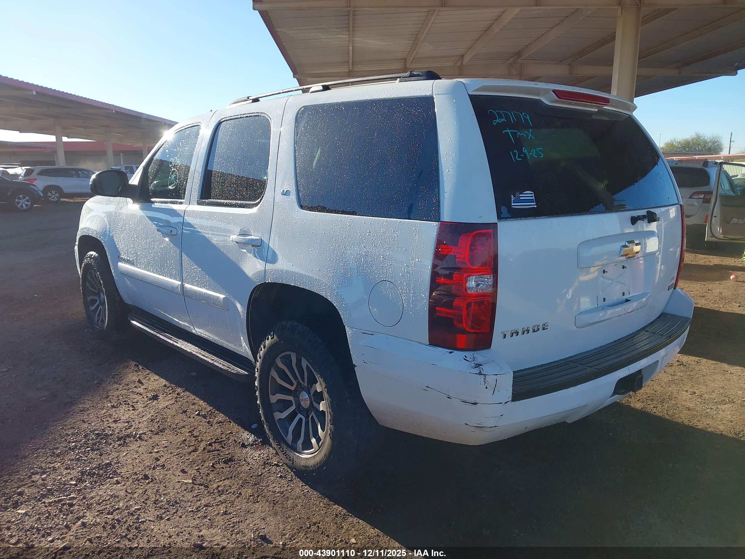 CHEVROLET TAHOE image 3