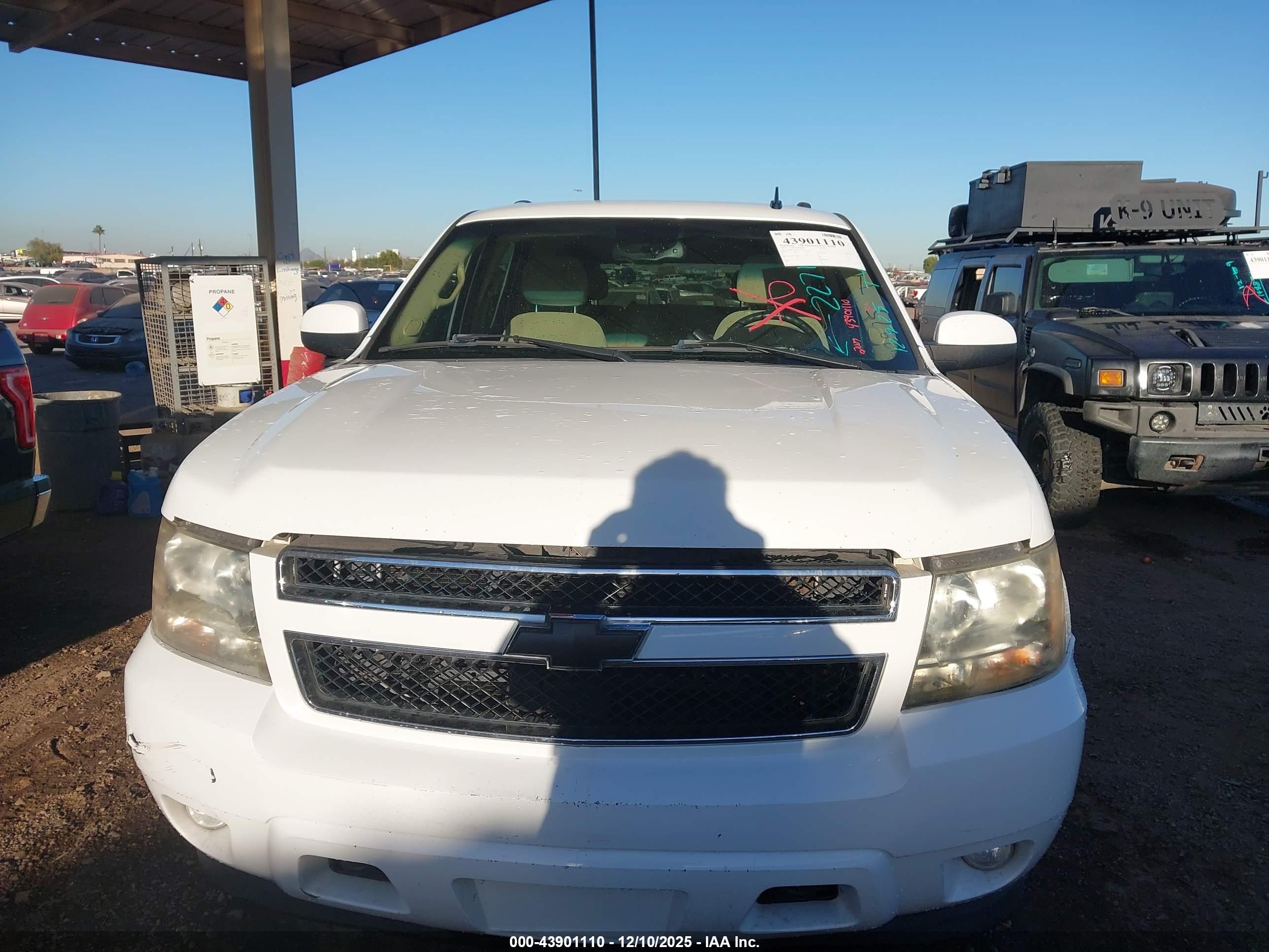 CHEVROLET TAHOE image 6