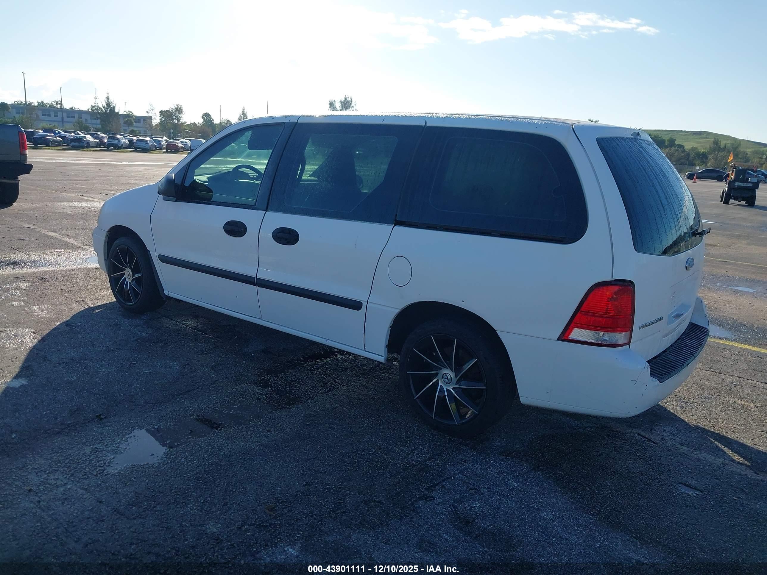 FORD FREESTAR image 3