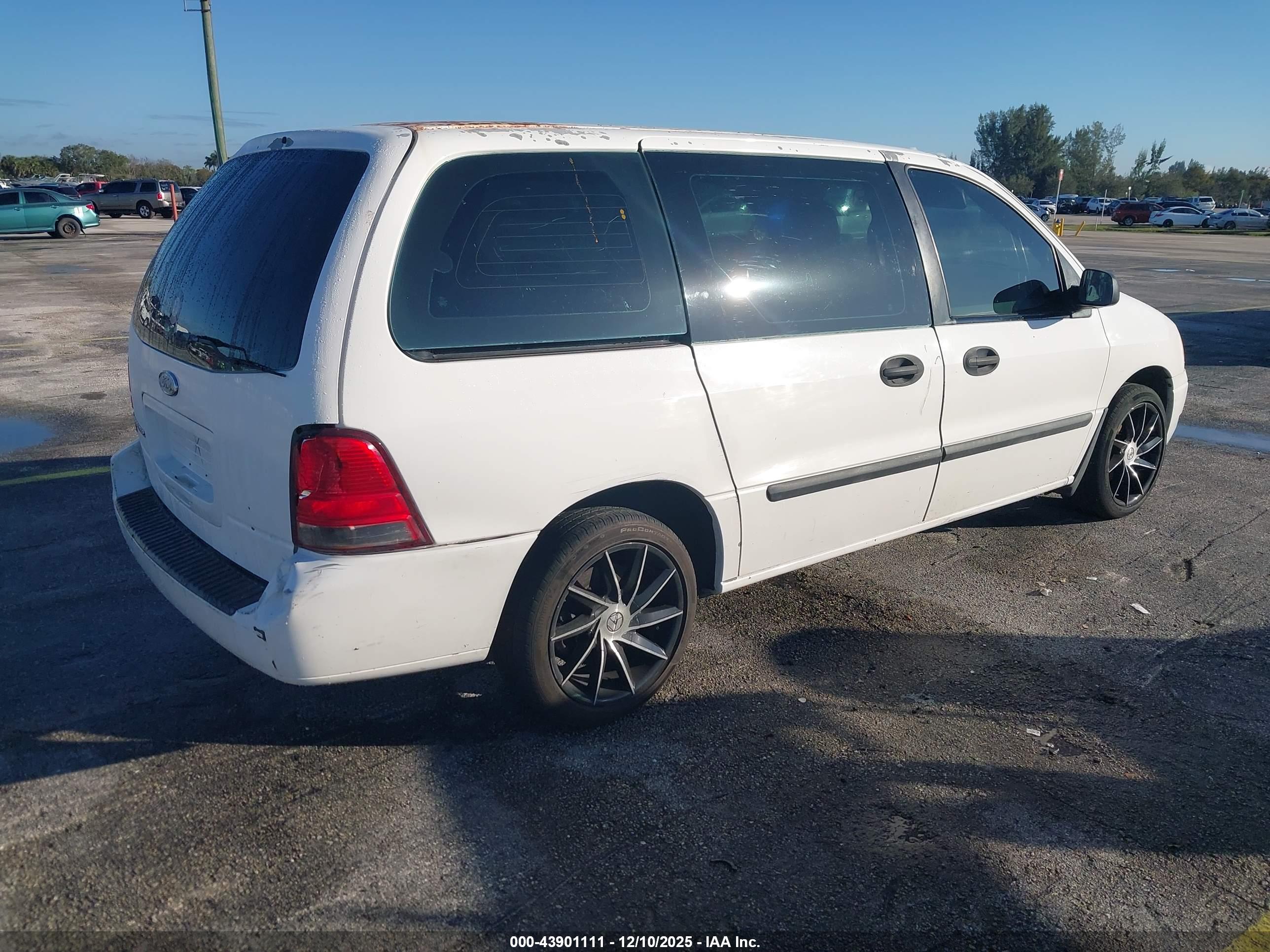 FORD FREESTAR image 4
