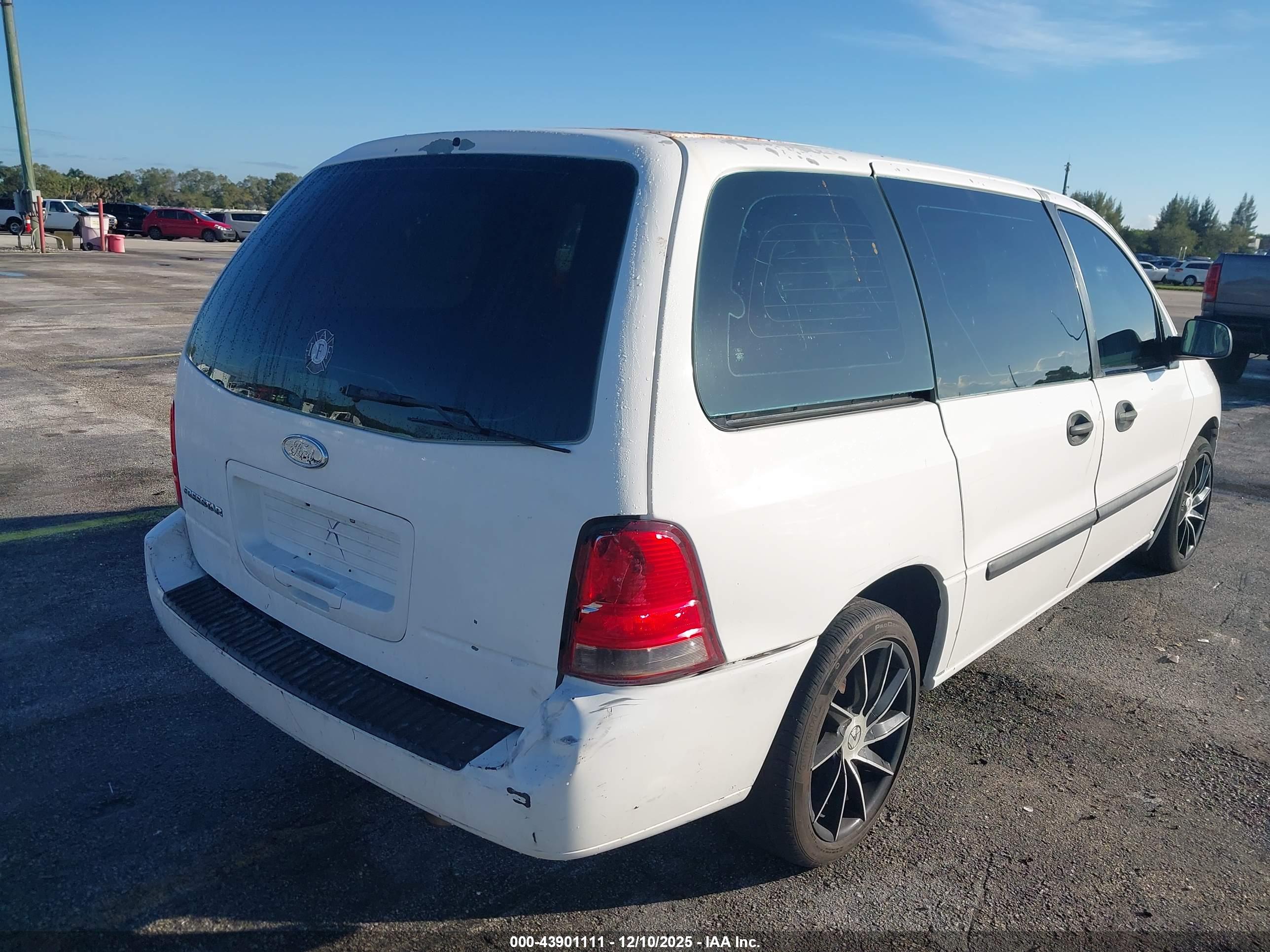 FORD FREESTAR image 6