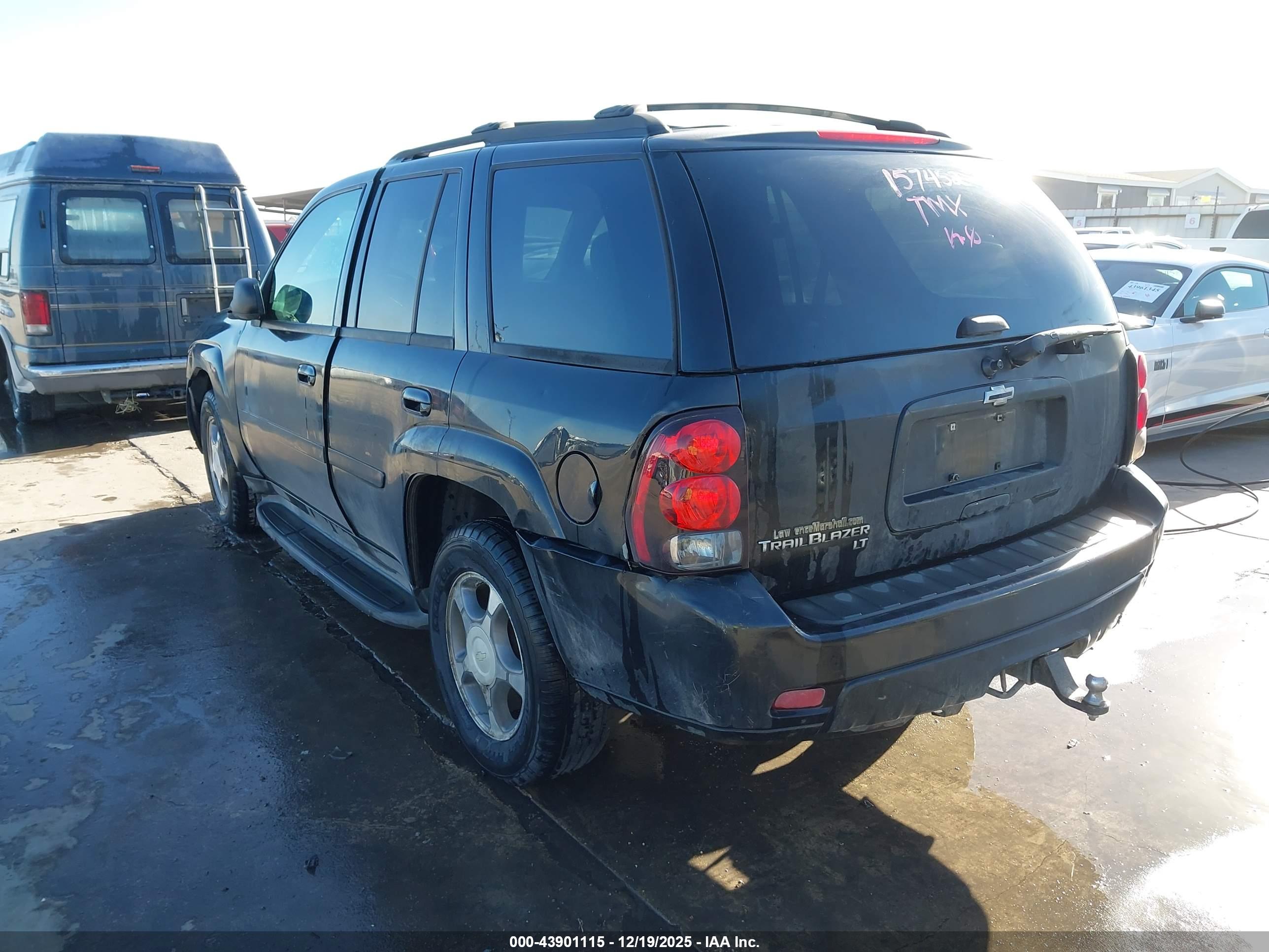 CHEVROLET TRAILBLAZER image 3