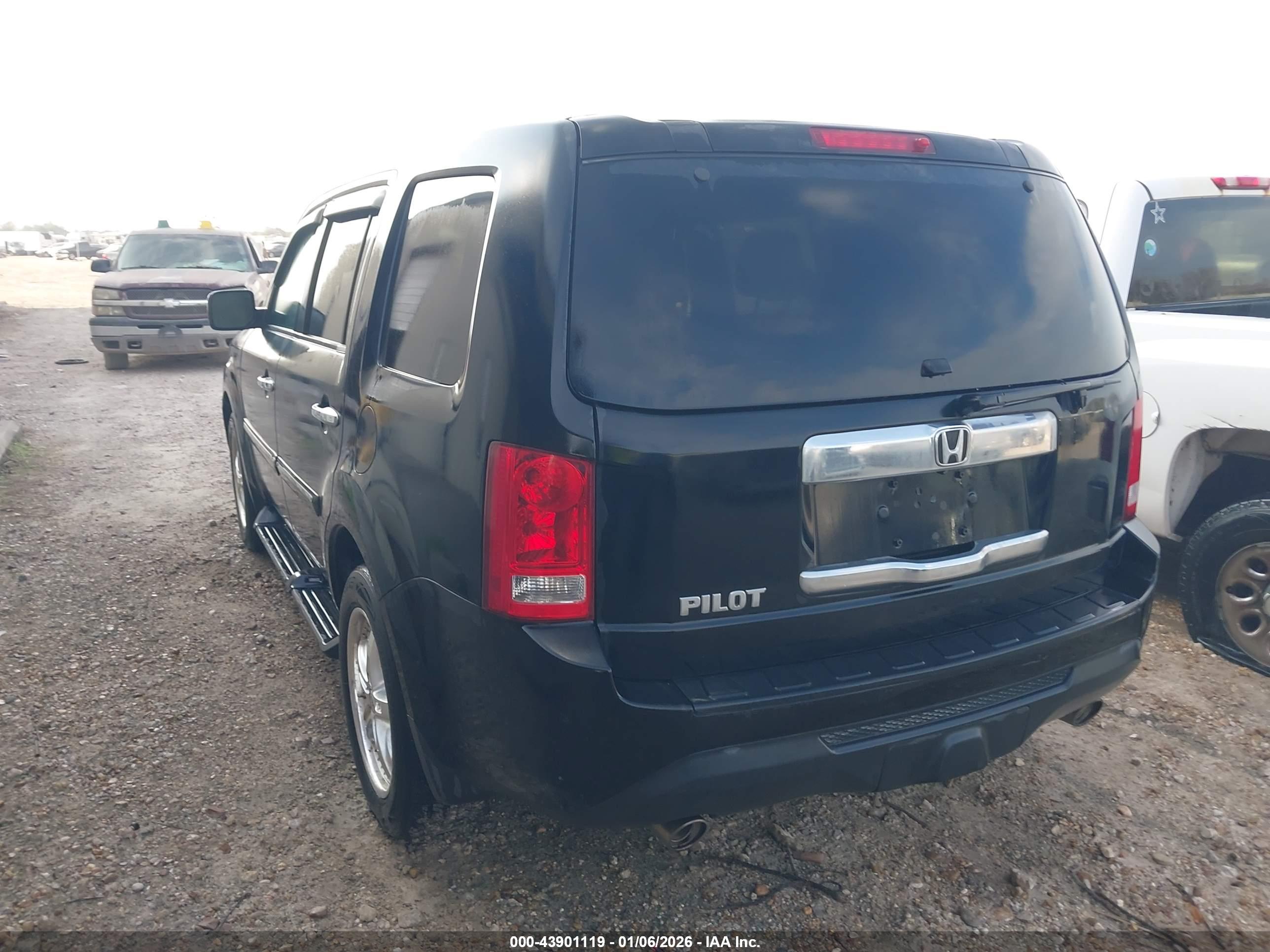 HONDA PILOT image 3