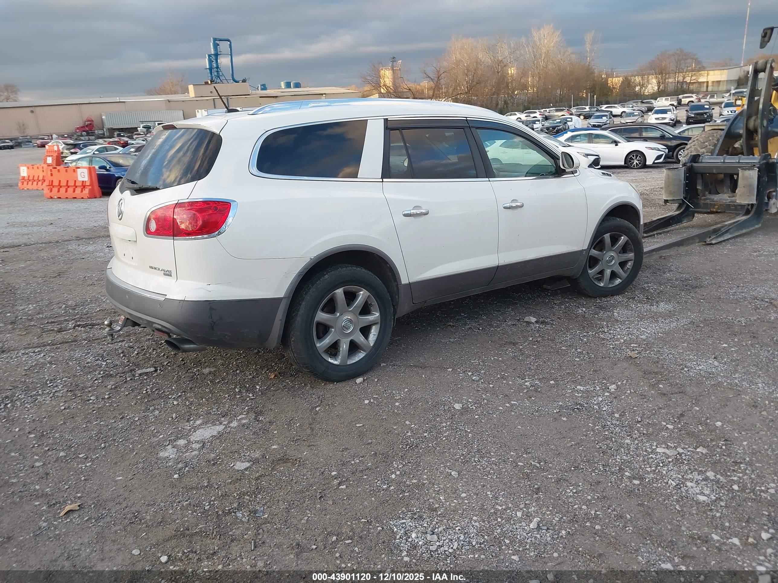 BUICK ENCLAVE image 4