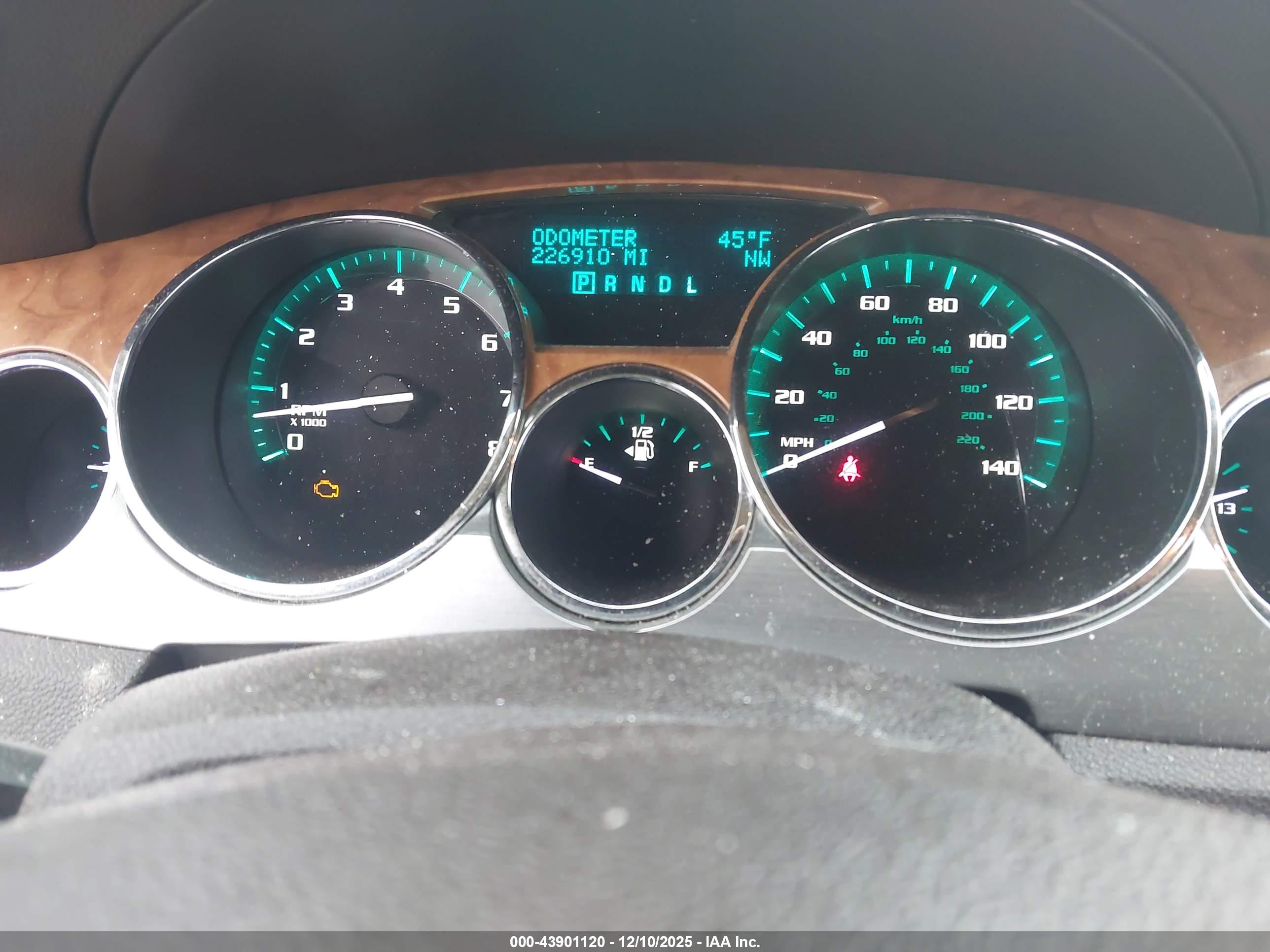 BUICK ENCLAVE image 7
