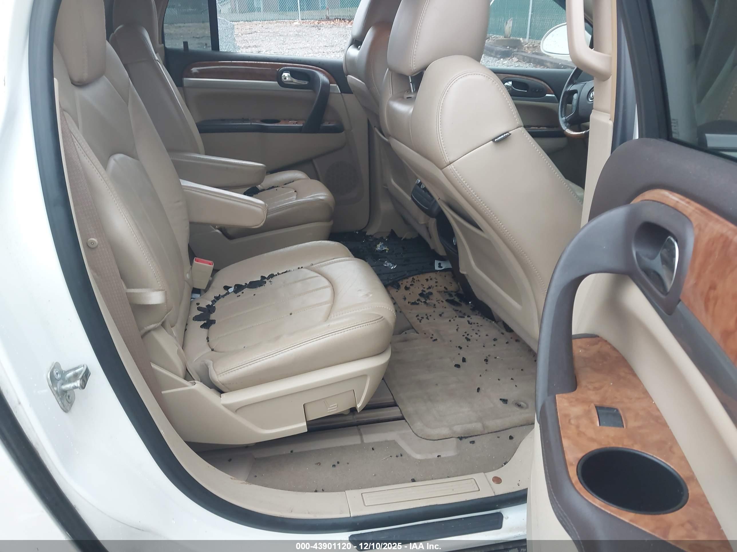 BUICK ENCLAVE image 8