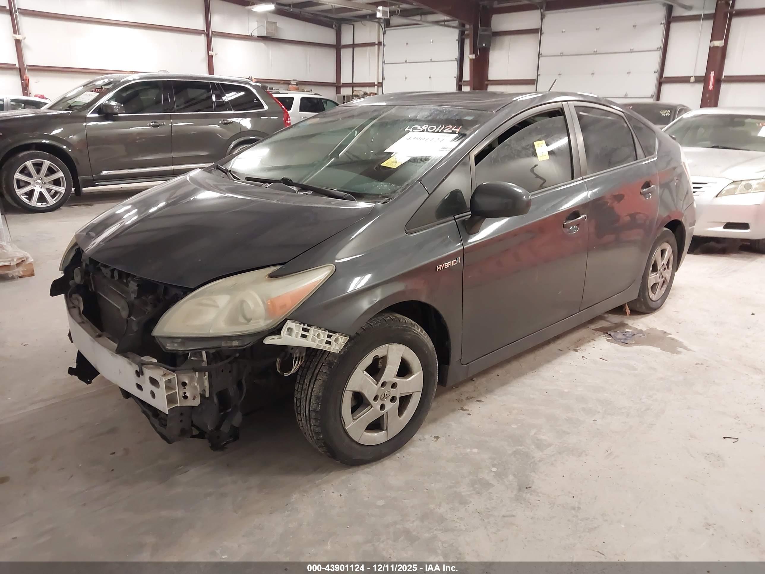 TOYOTA PRIUS image 2
