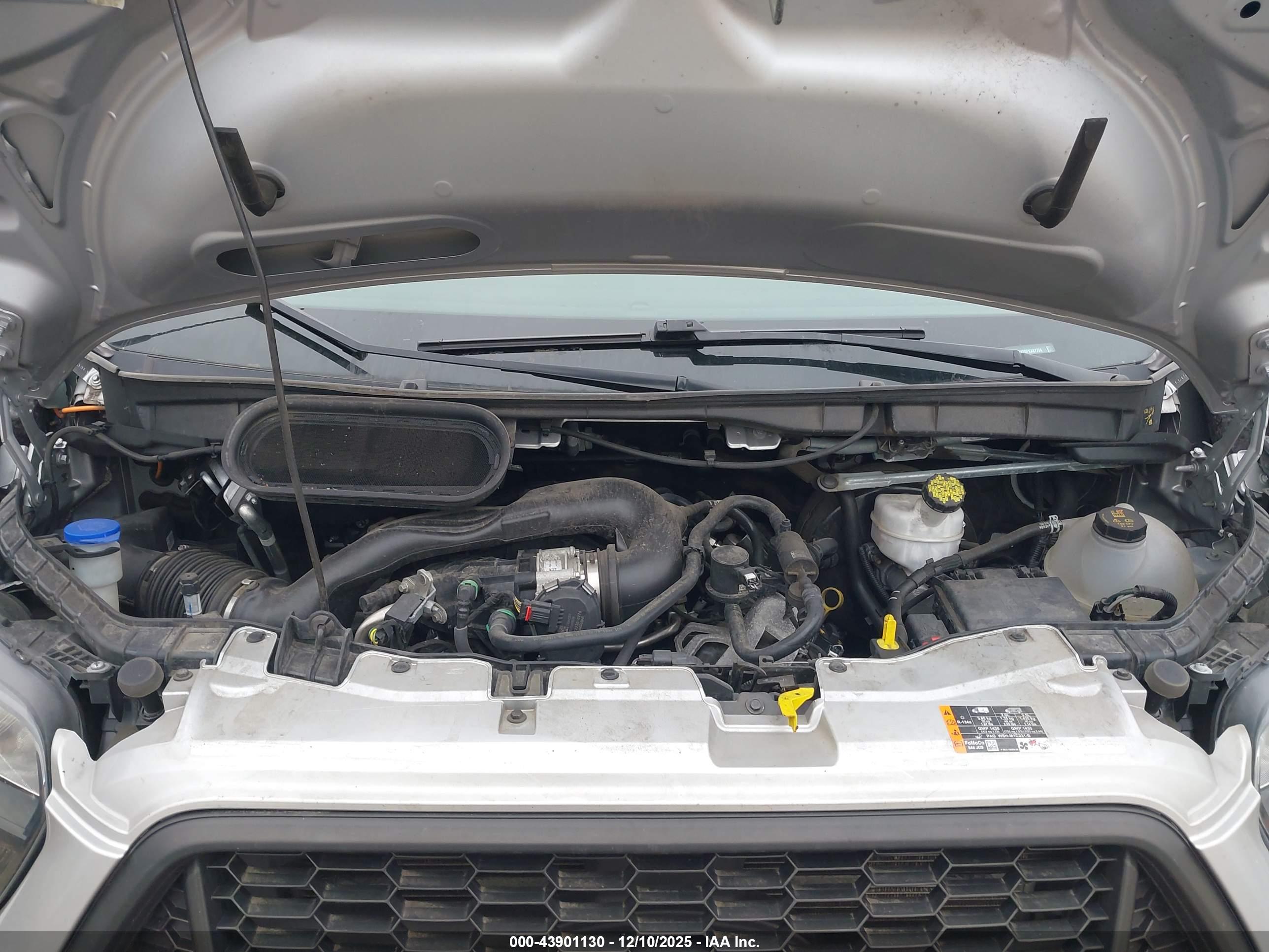 FORD TRANSIT-150 image 10