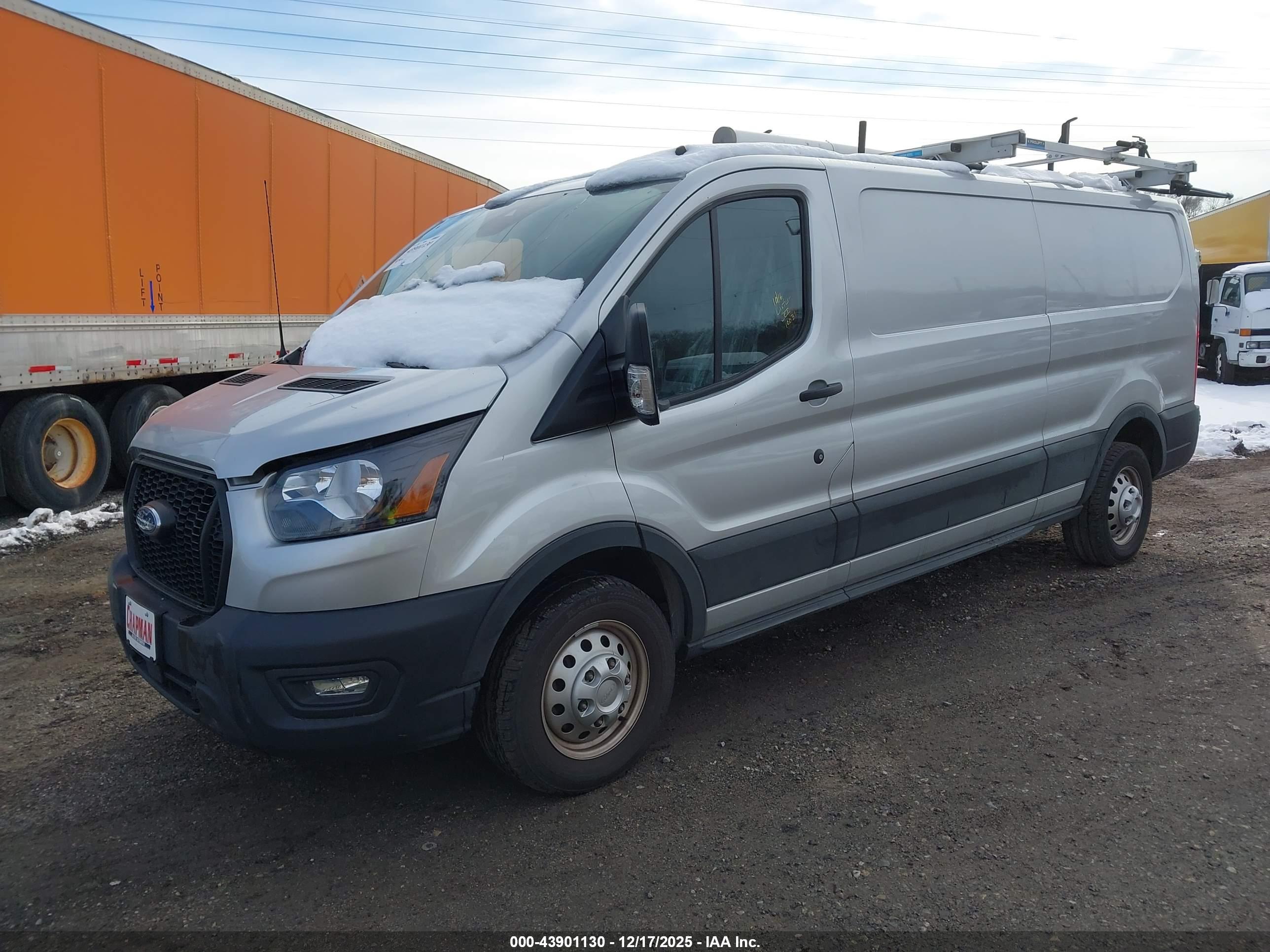 FORD TRANSIT-150 image 2