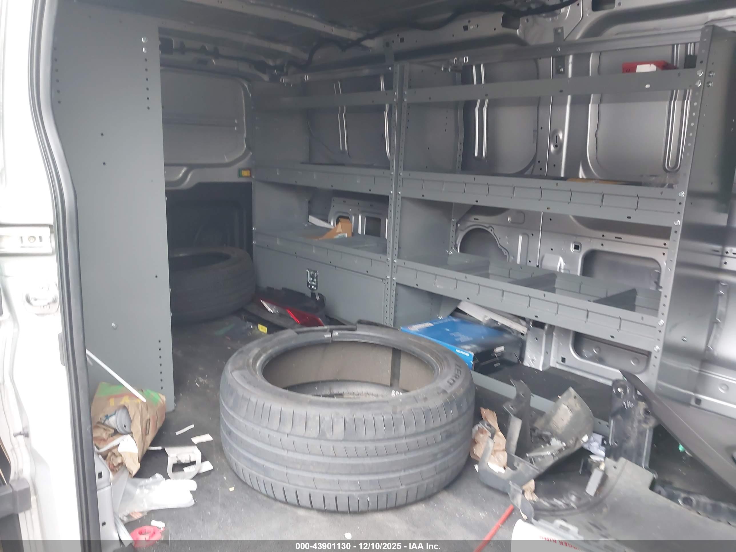 FORD TRANSIT-150 image 8