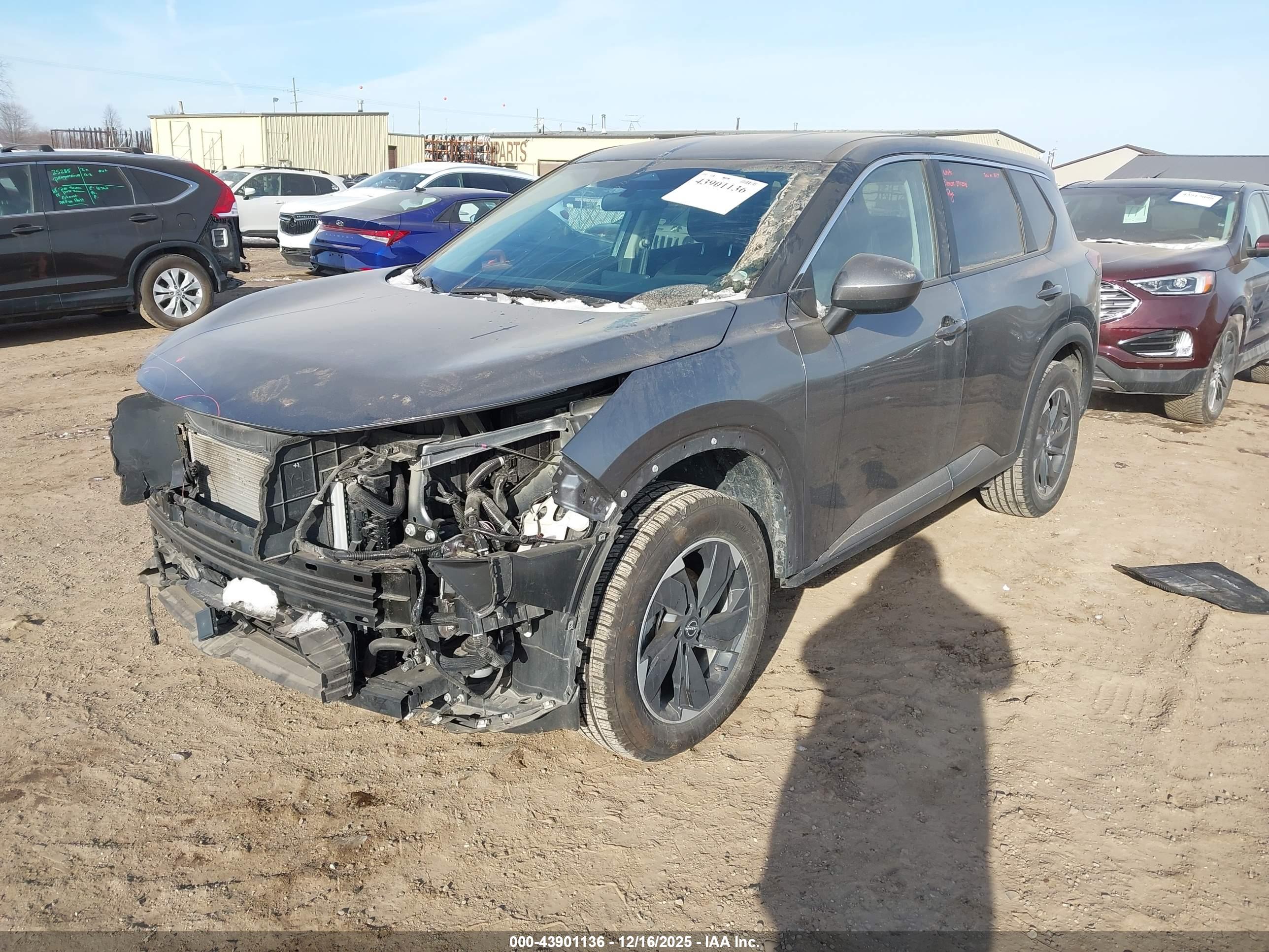 NISSAN ROGUE image 2