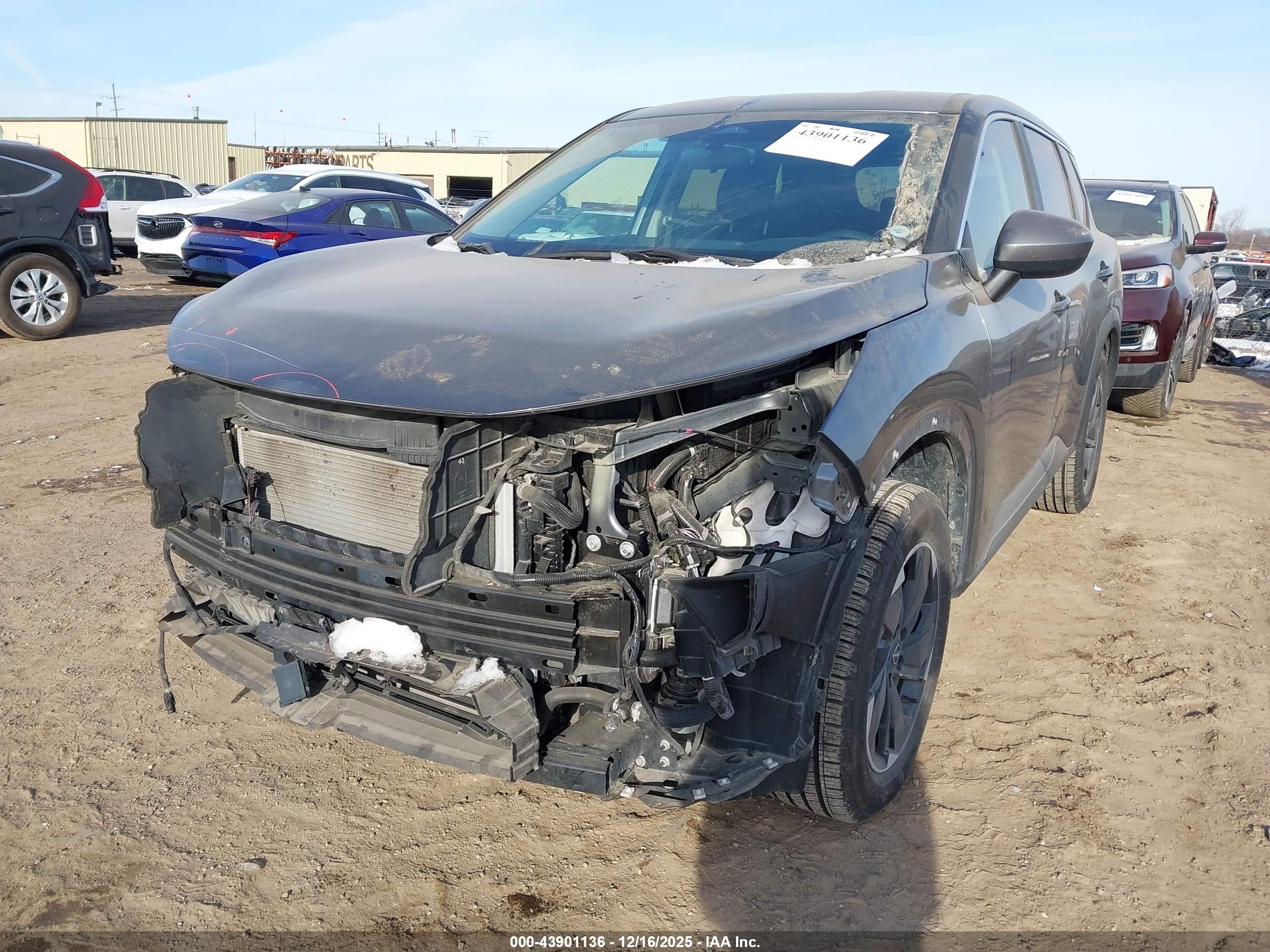 NISSAN ROGUE image 6
