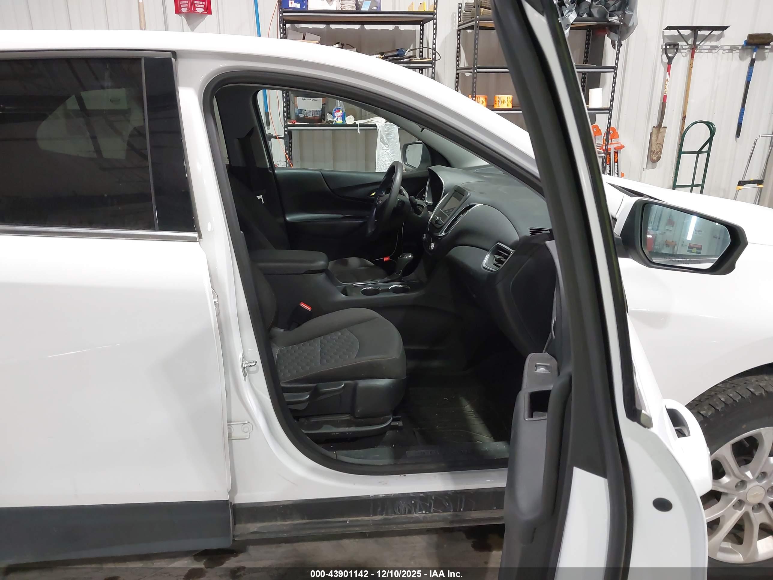 CHEVROLET EQUINOX image 5