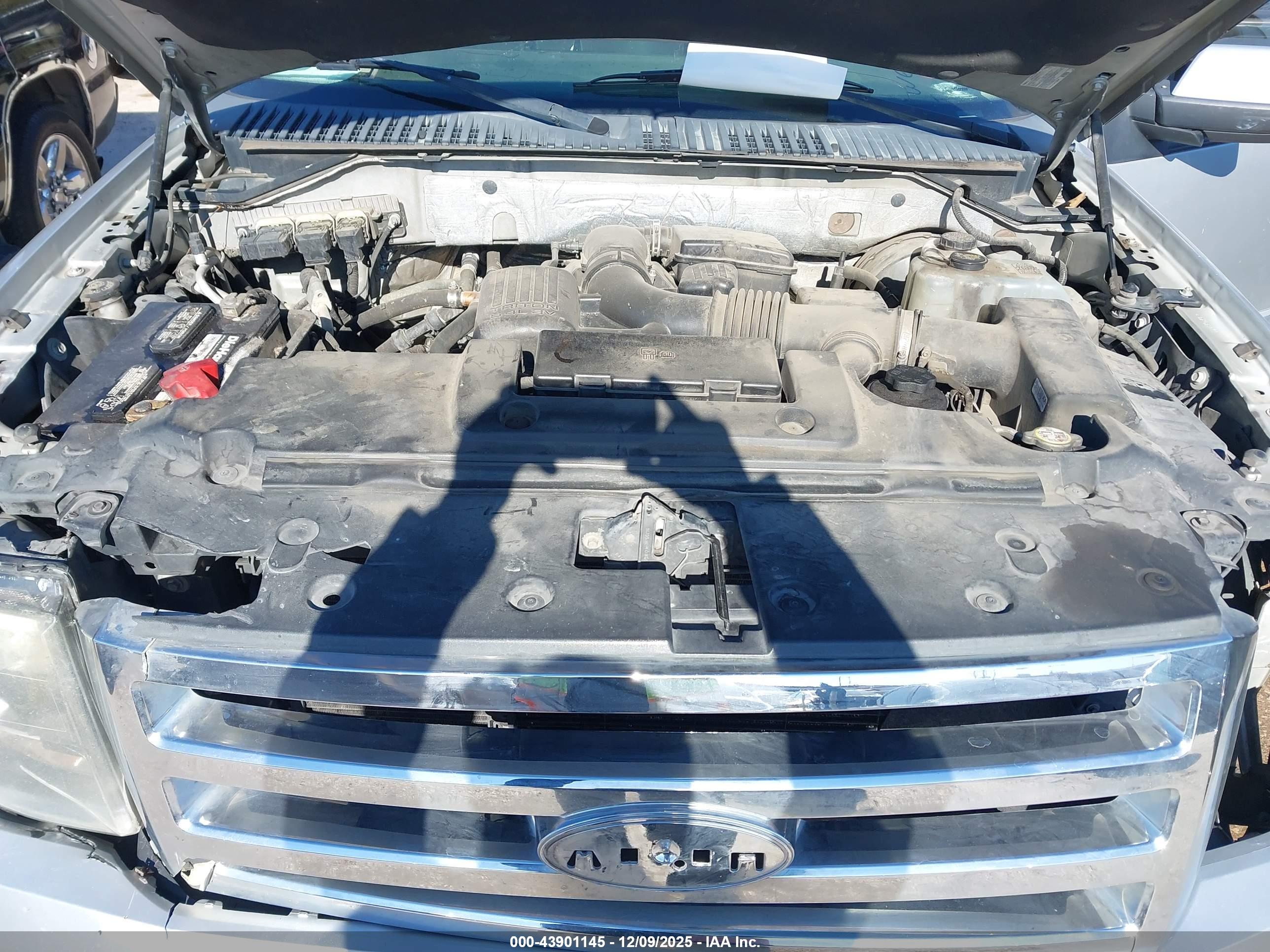 FORD EXPEDITION image 10