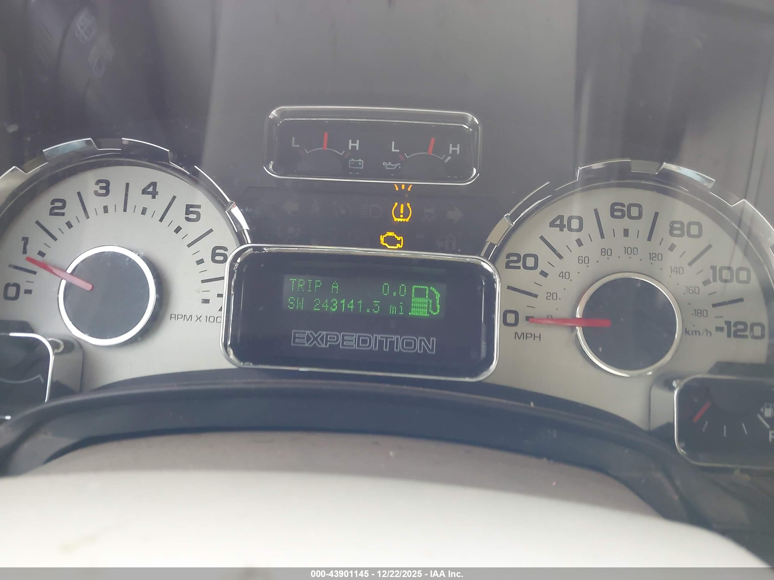 FORD EXPEDITION image 7
