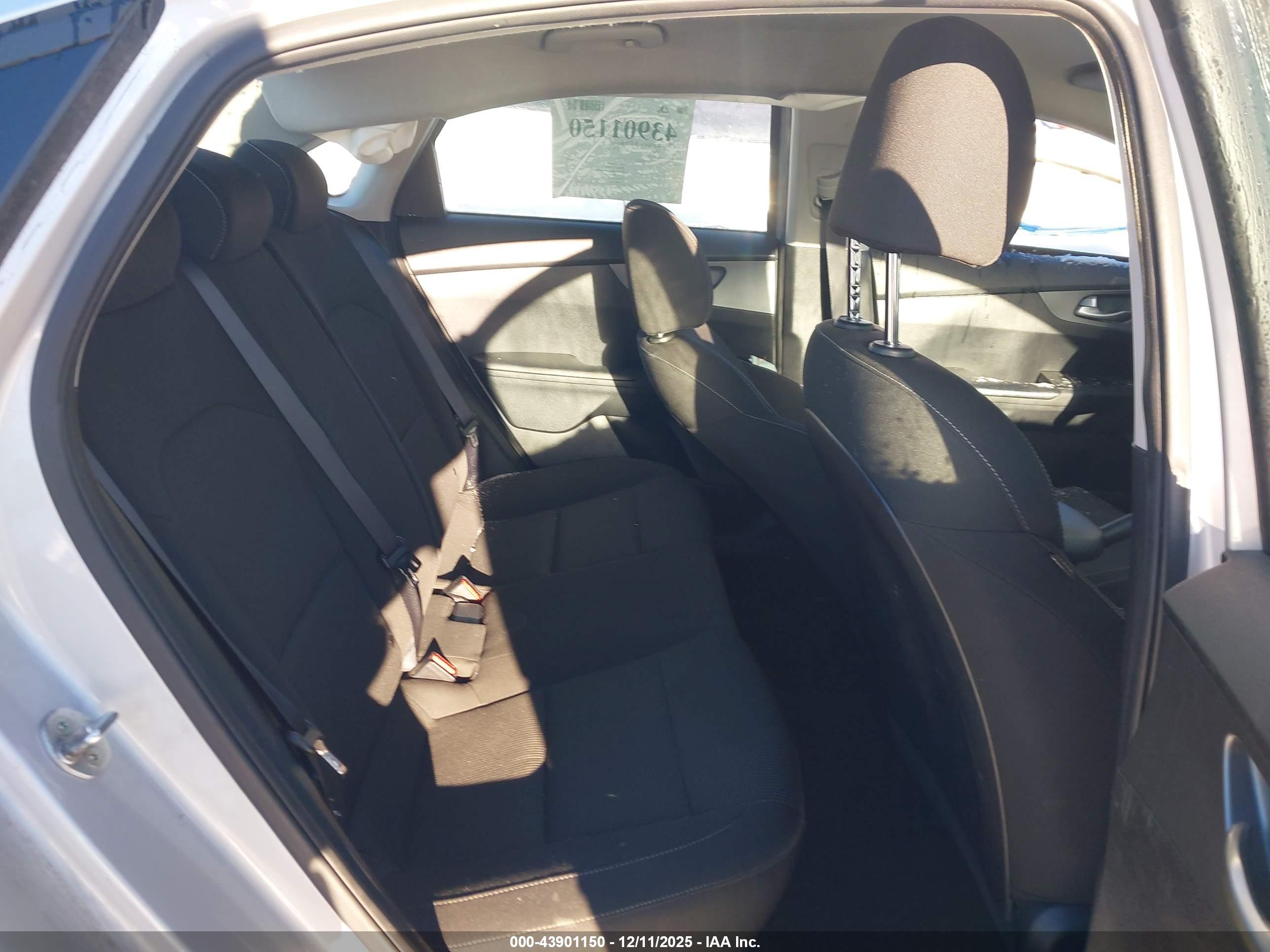 KIA FORTE image 8
