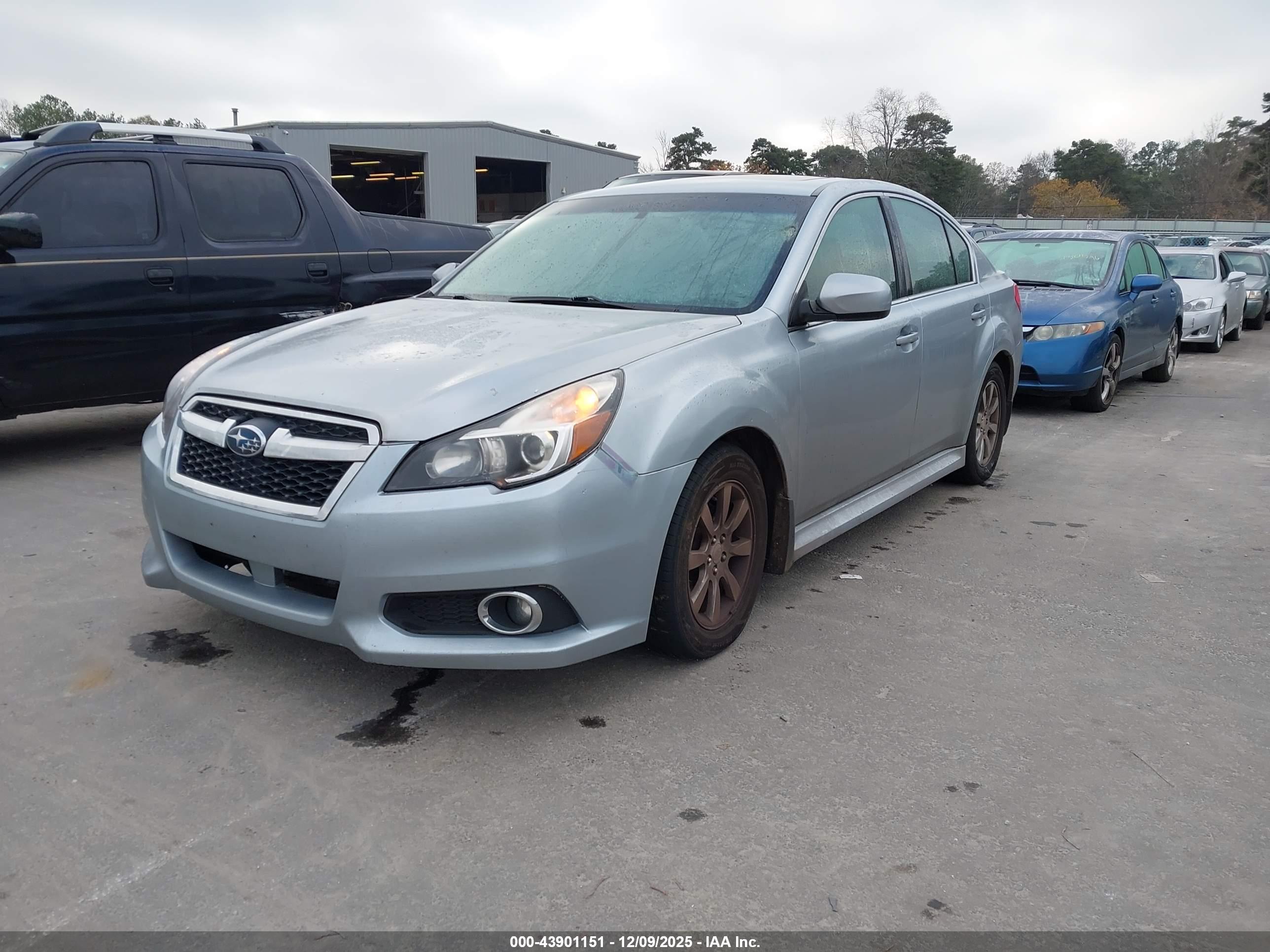 SUBARU LEGACY image 2