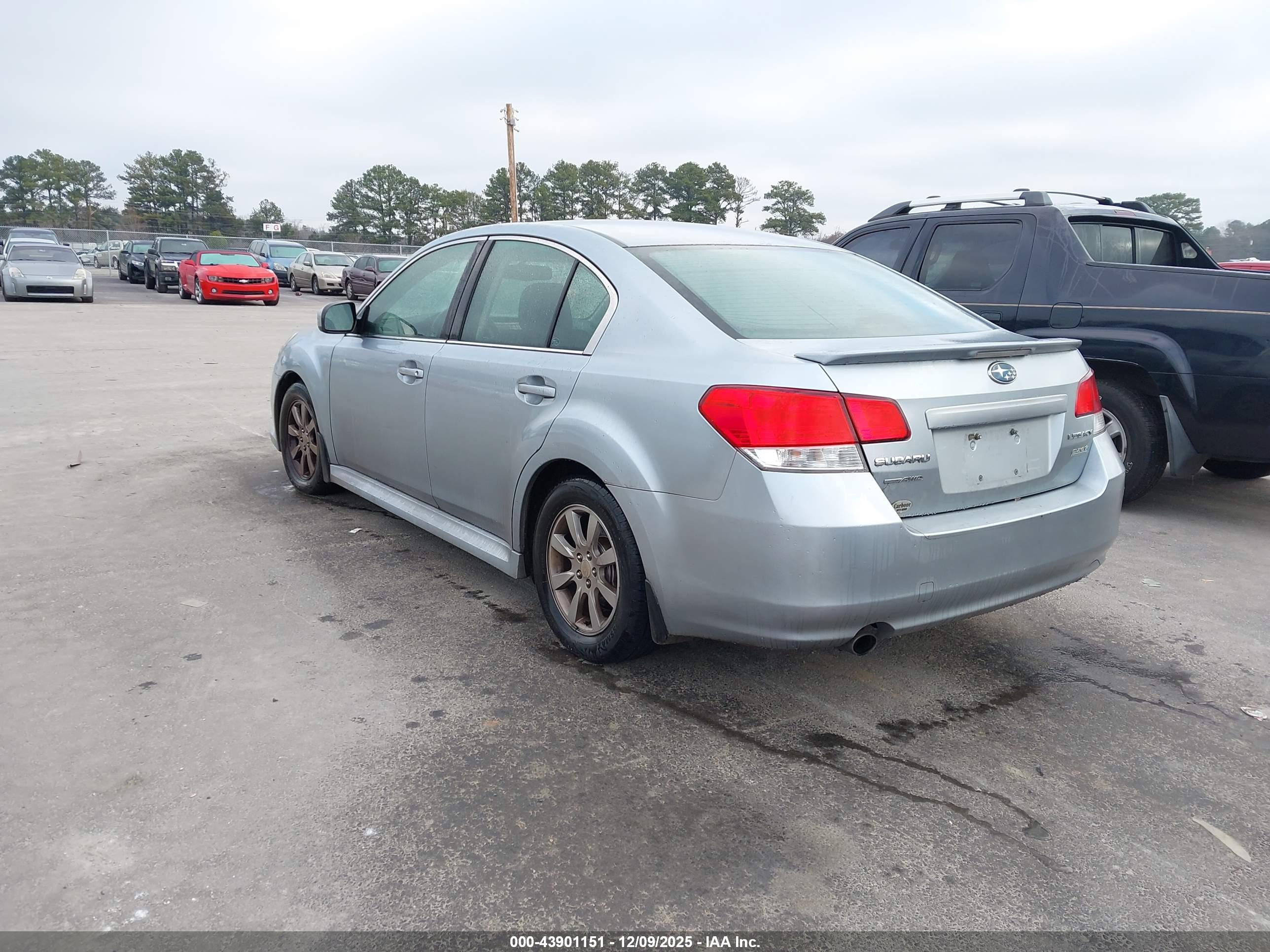 SUBARU LEGACY image 3