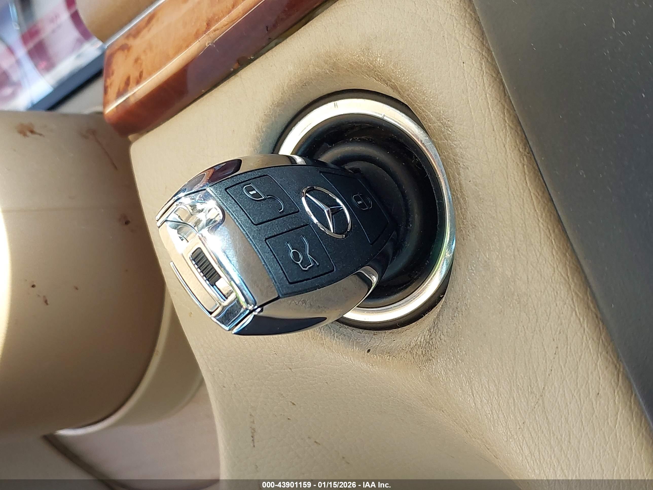MERCEDES-BENZ E image 11