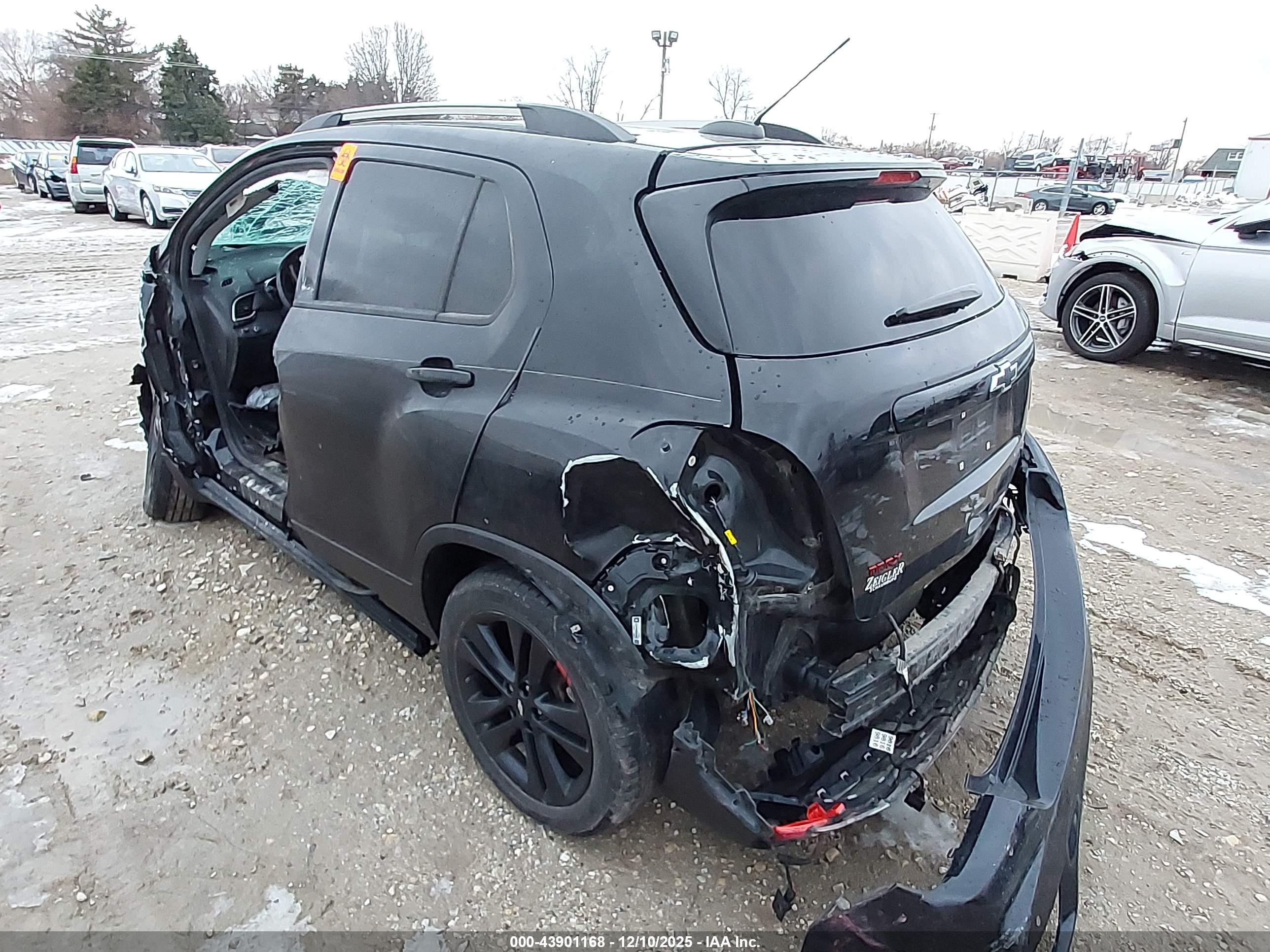 CHEVROLET TRAX image 3