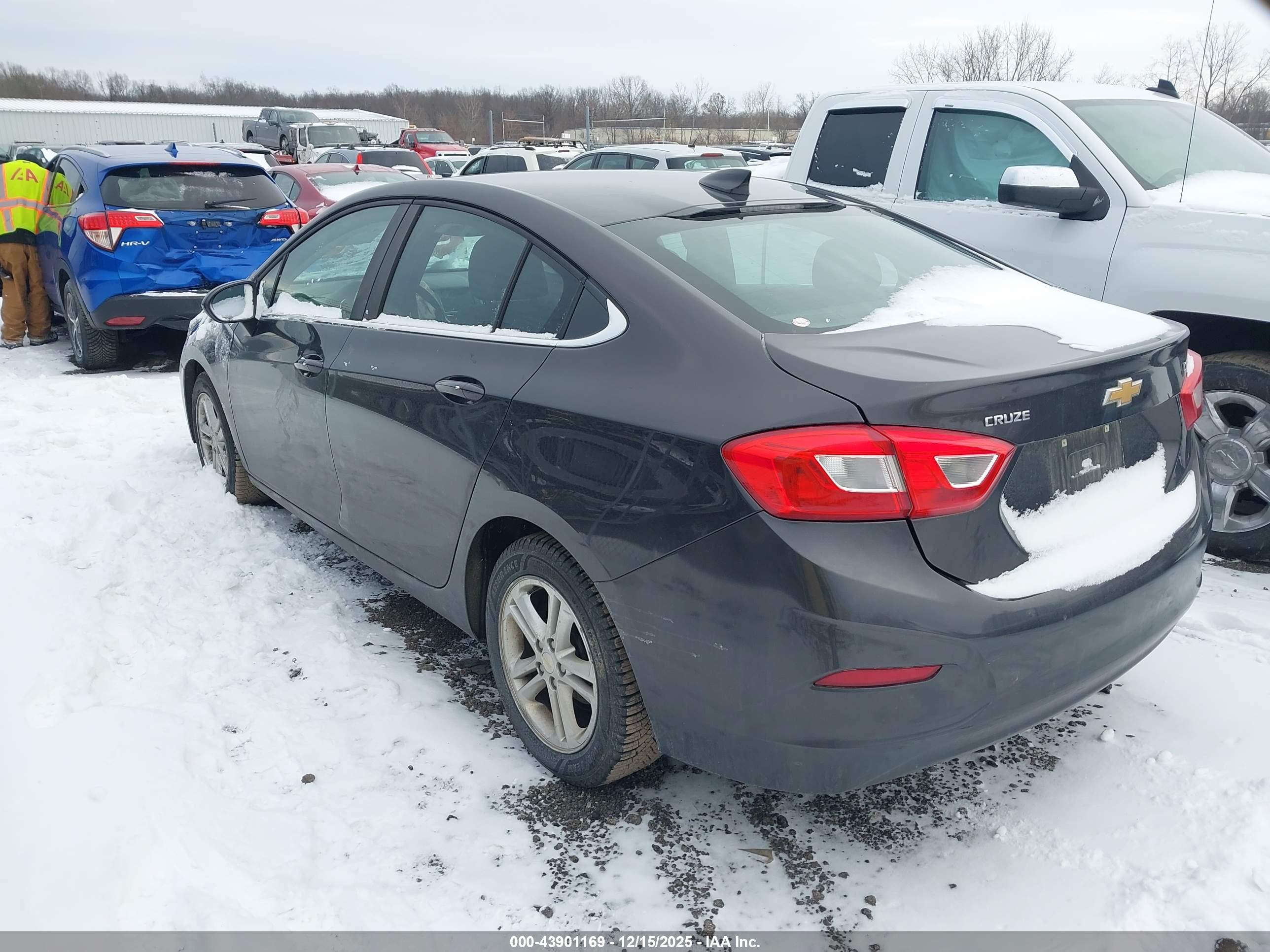 CHEVROLET CRUZE image 3